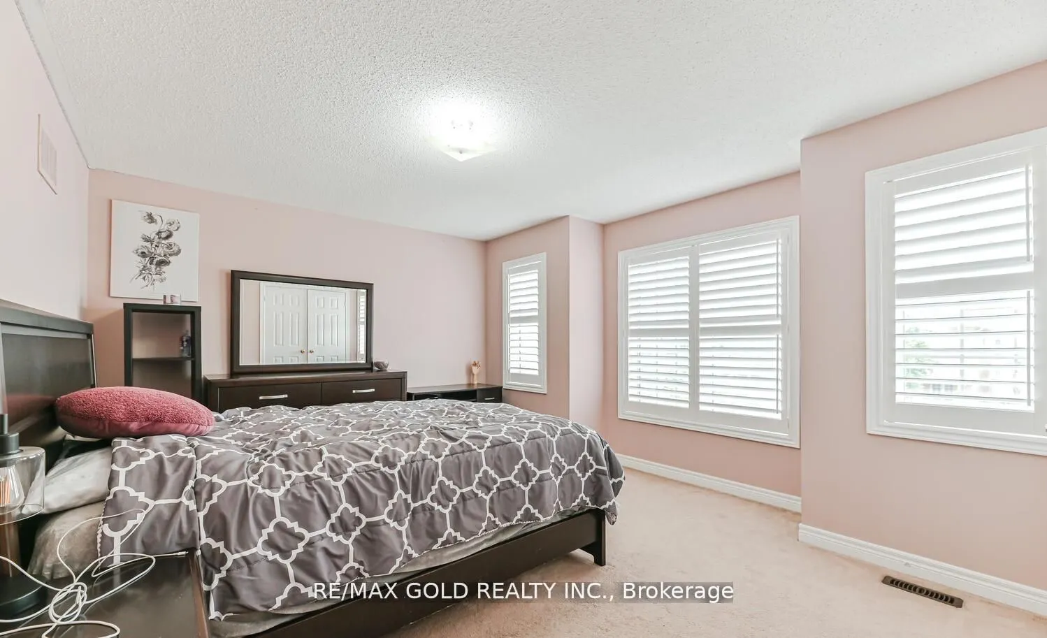 54 Gamson Crescent