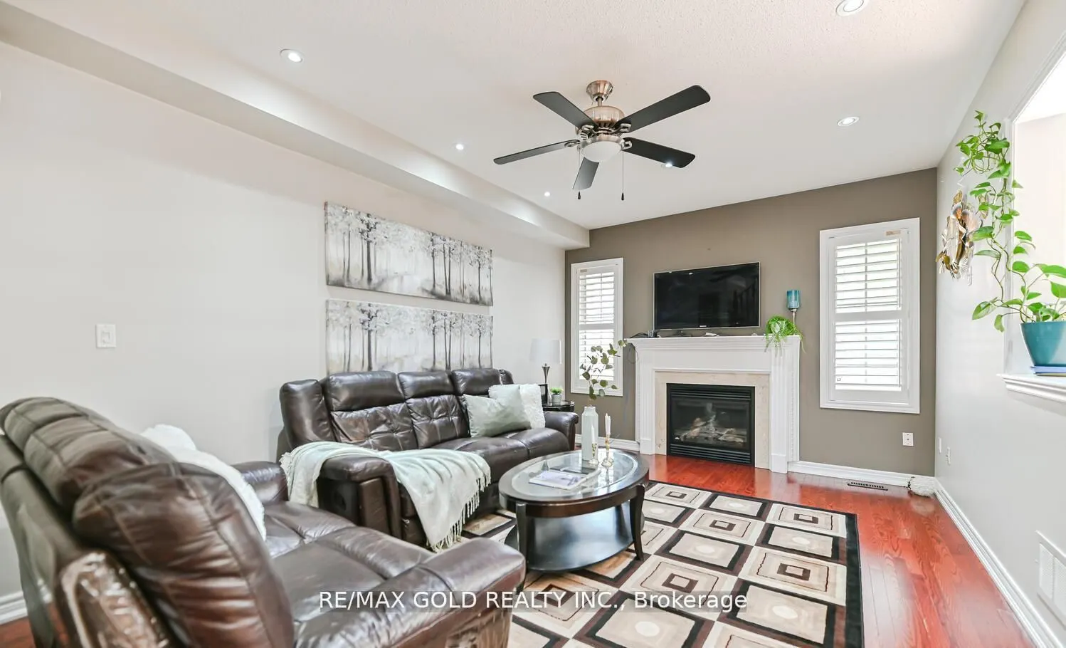 54 Gamson Crescent