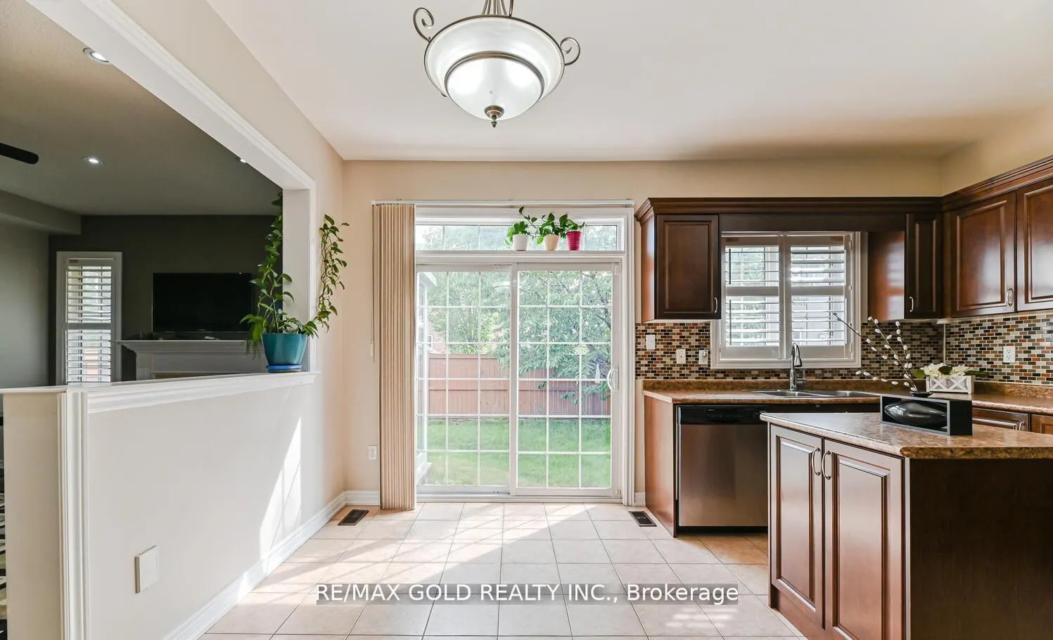 54 Gamson Crescent