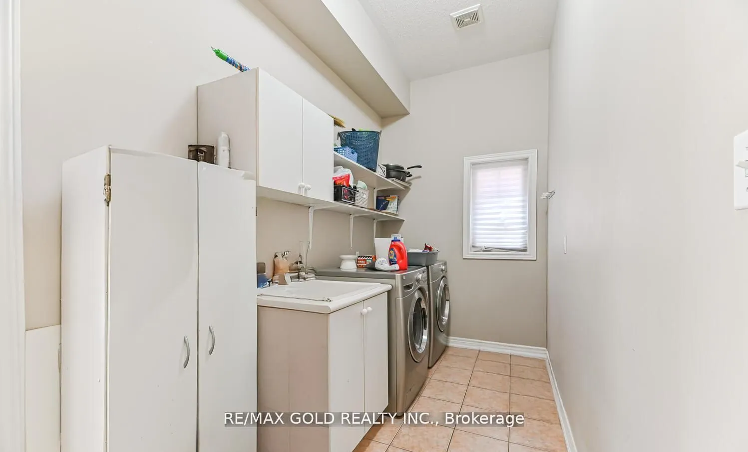 54 Gamson Crescent