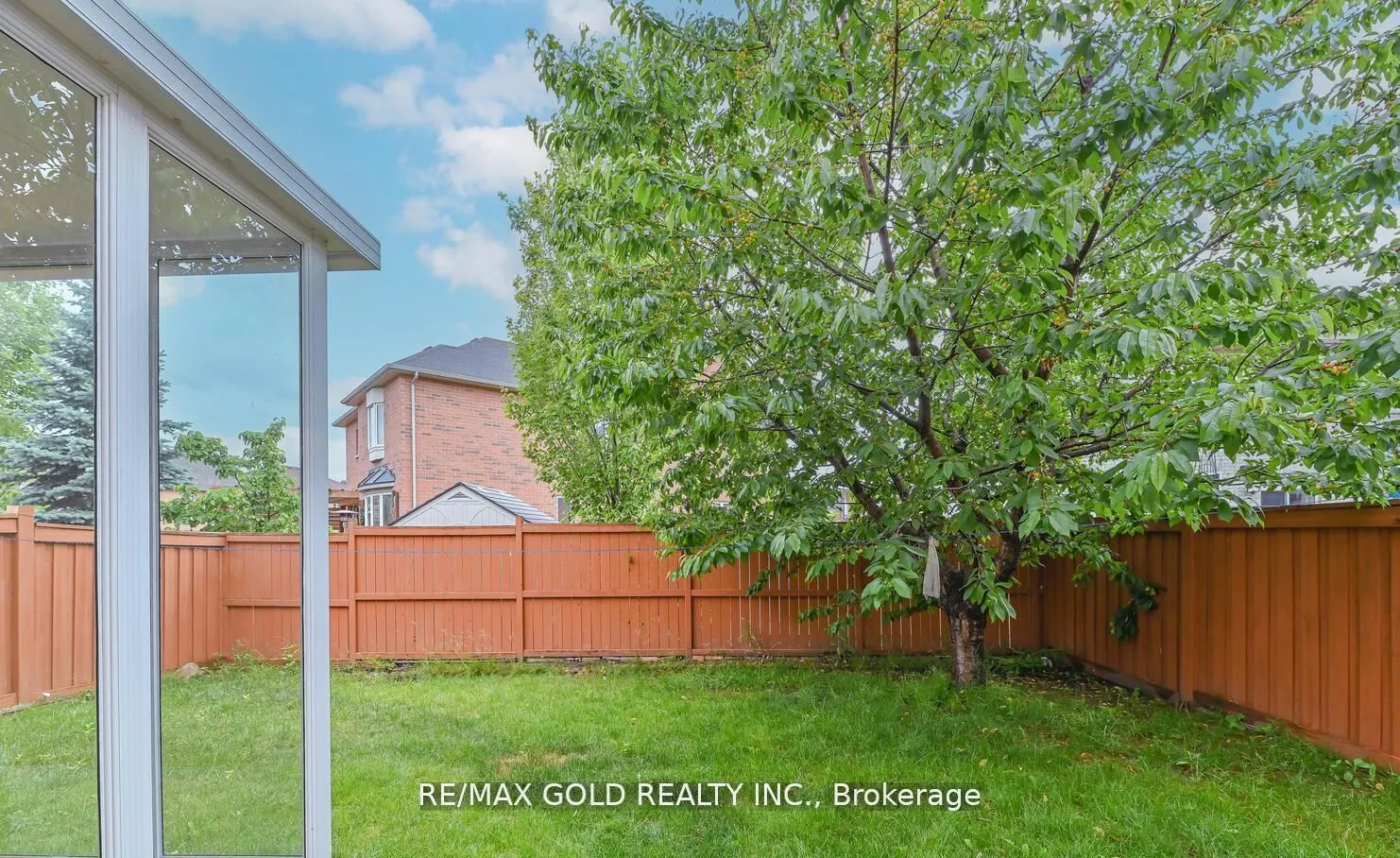 54 Gamson Crescent