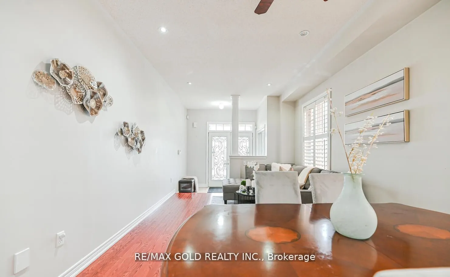 54 Gamson Crescent