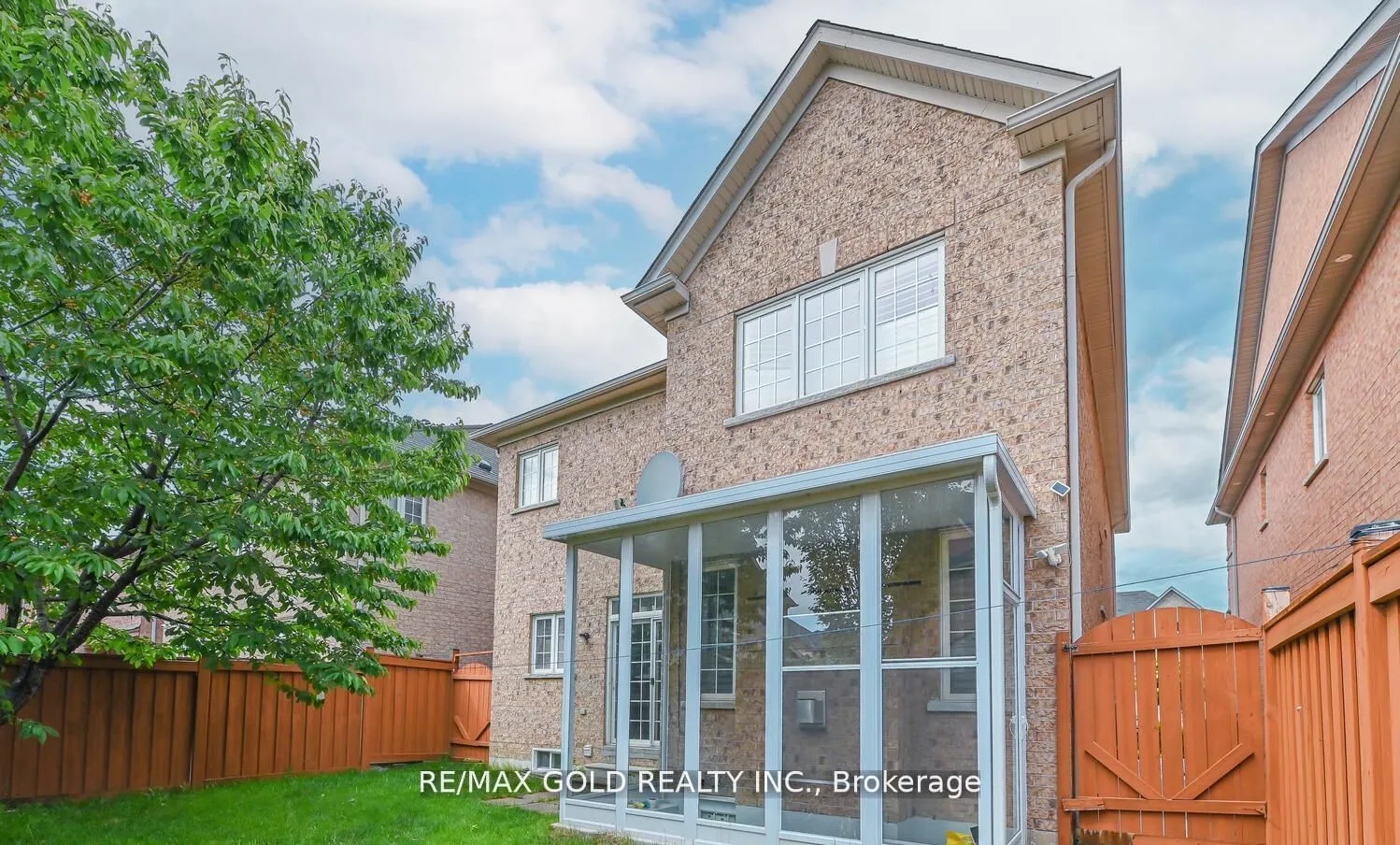 54 Gamson Crescent