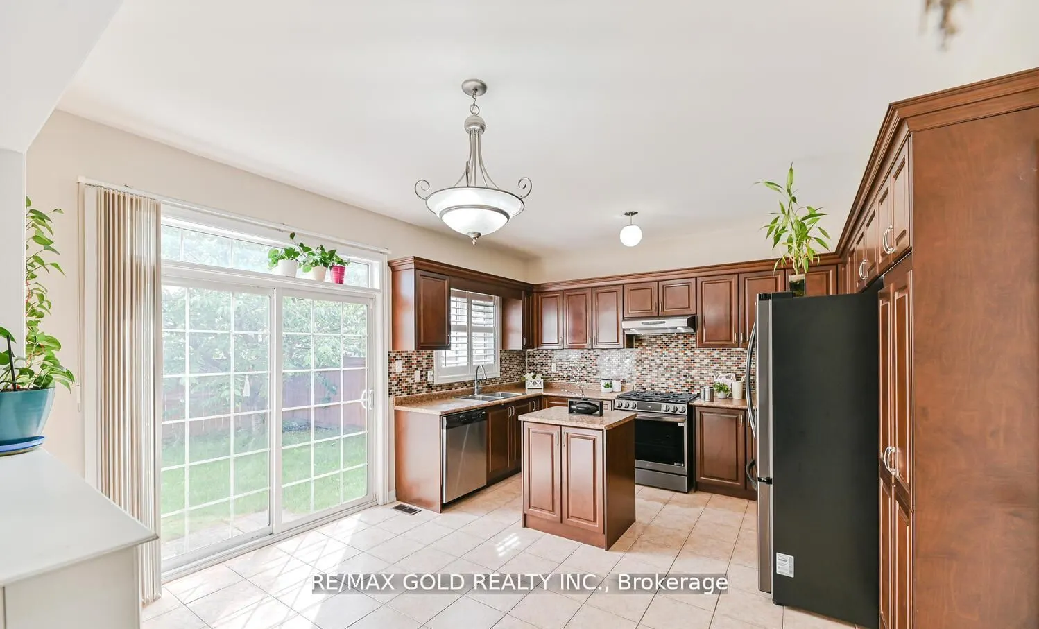 54 Gamson Crescent