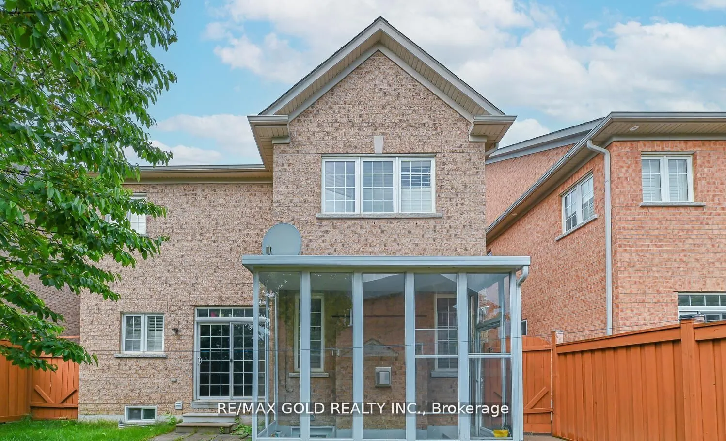 54 Gamson Crescent