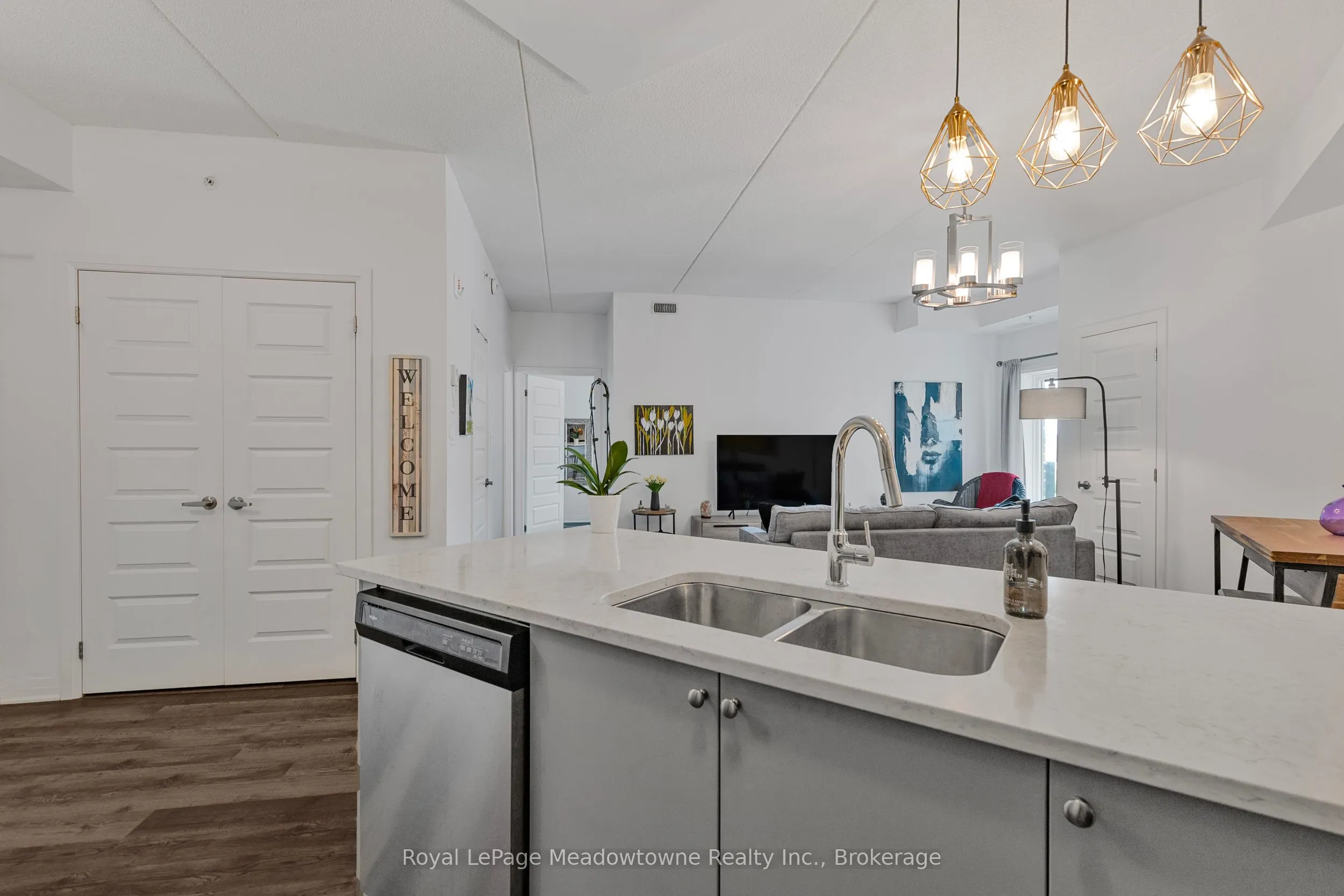 610 Farmstead Drive S, #324