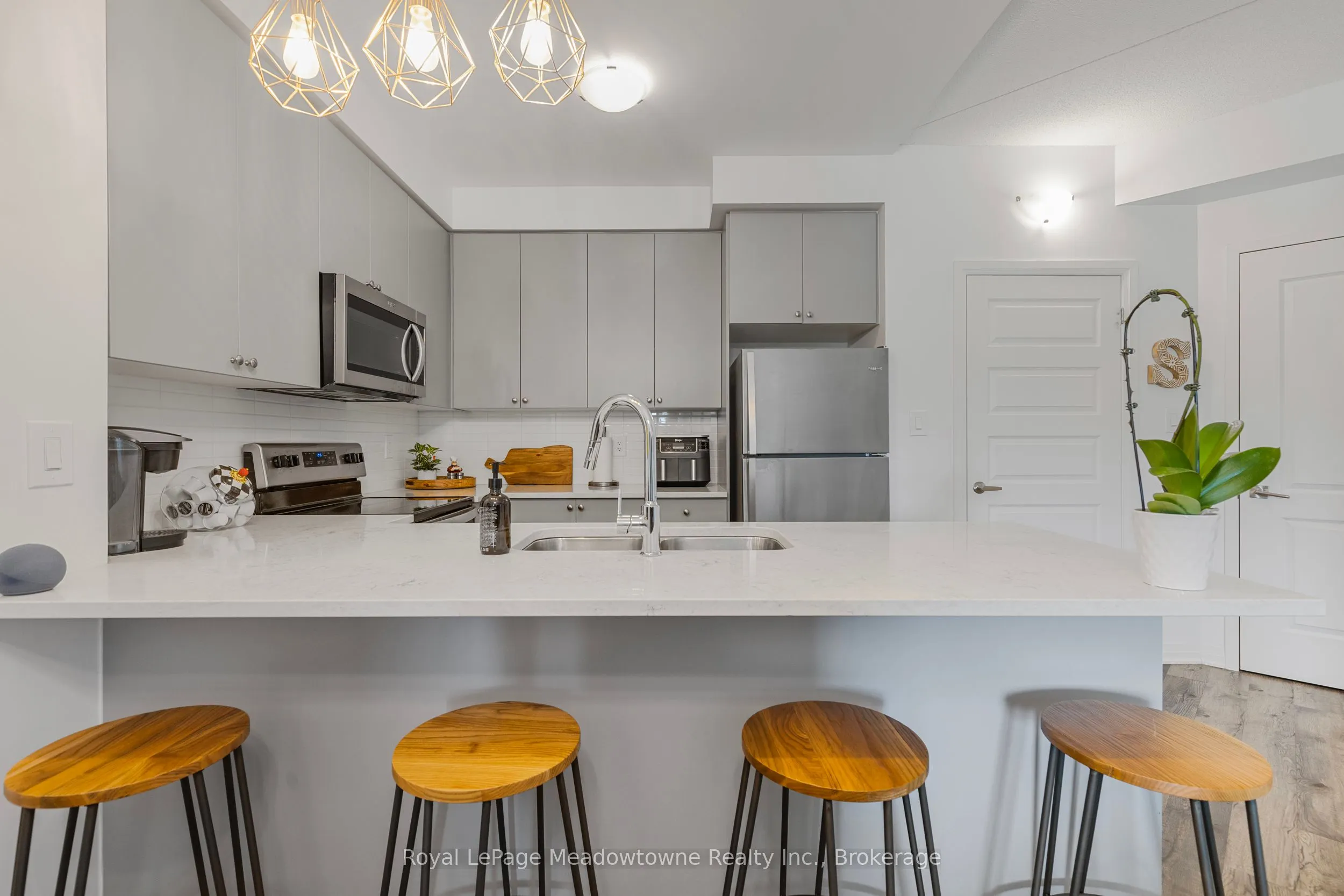 610 Farmstead Drive S, #324