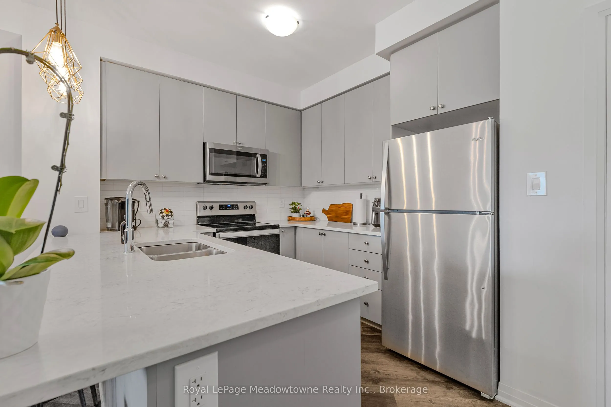 610 Farmstead Drive S, #324