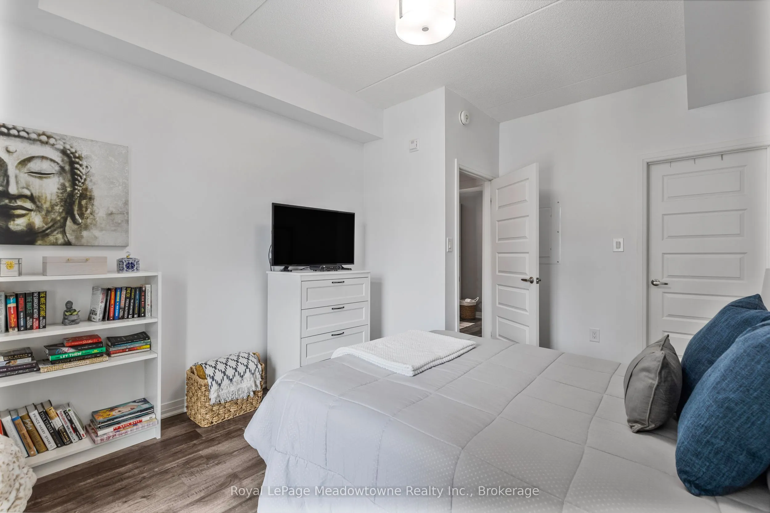 610 Farmstead Drive S, #324
