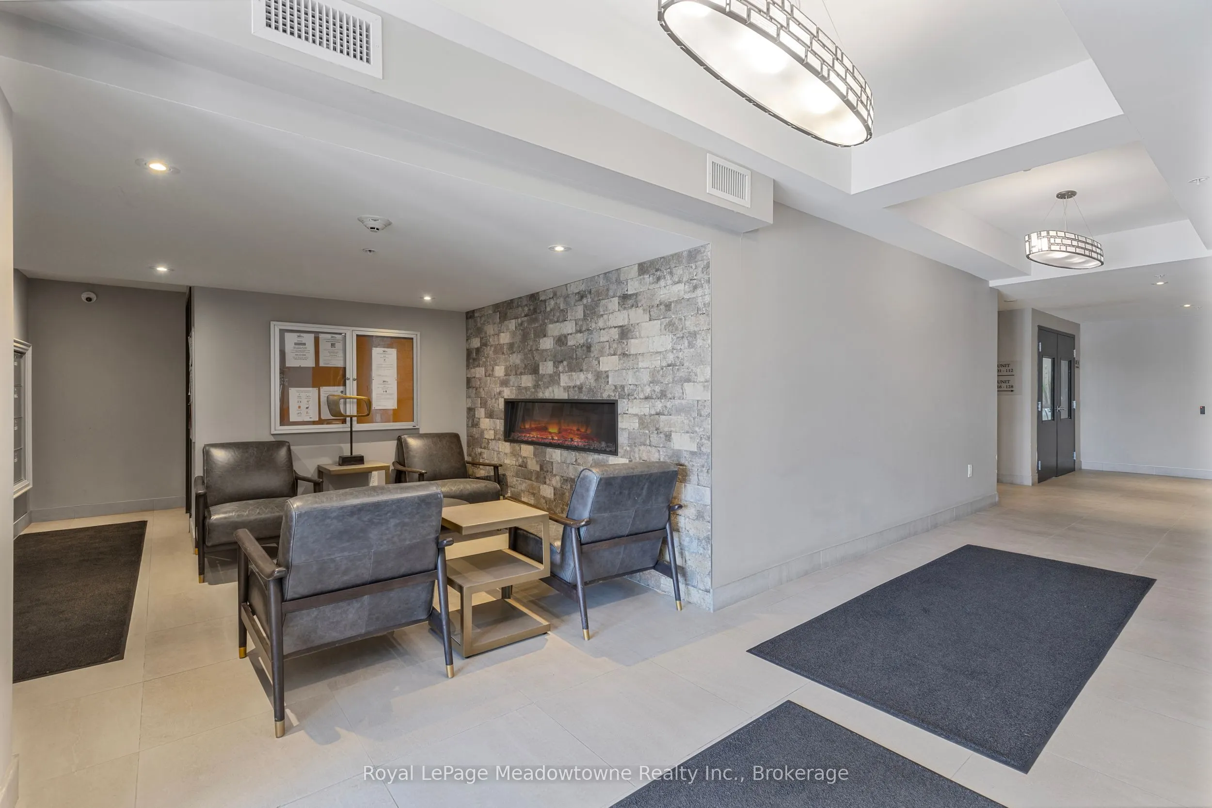 610 Farmstead Drive S, #324