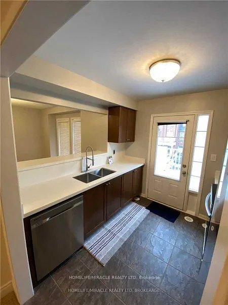 282 Wetenhall Landing