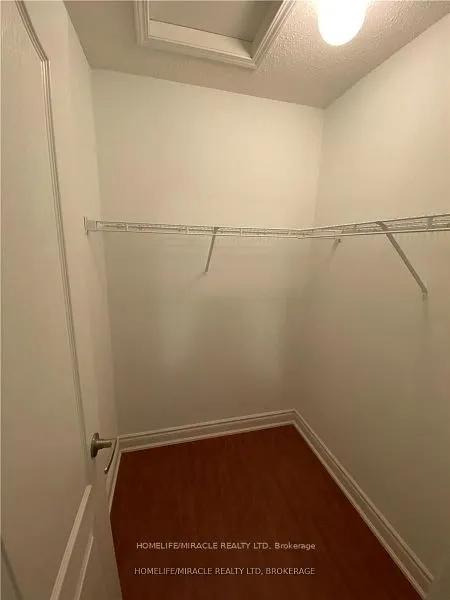 282 Wetenhall Landing
