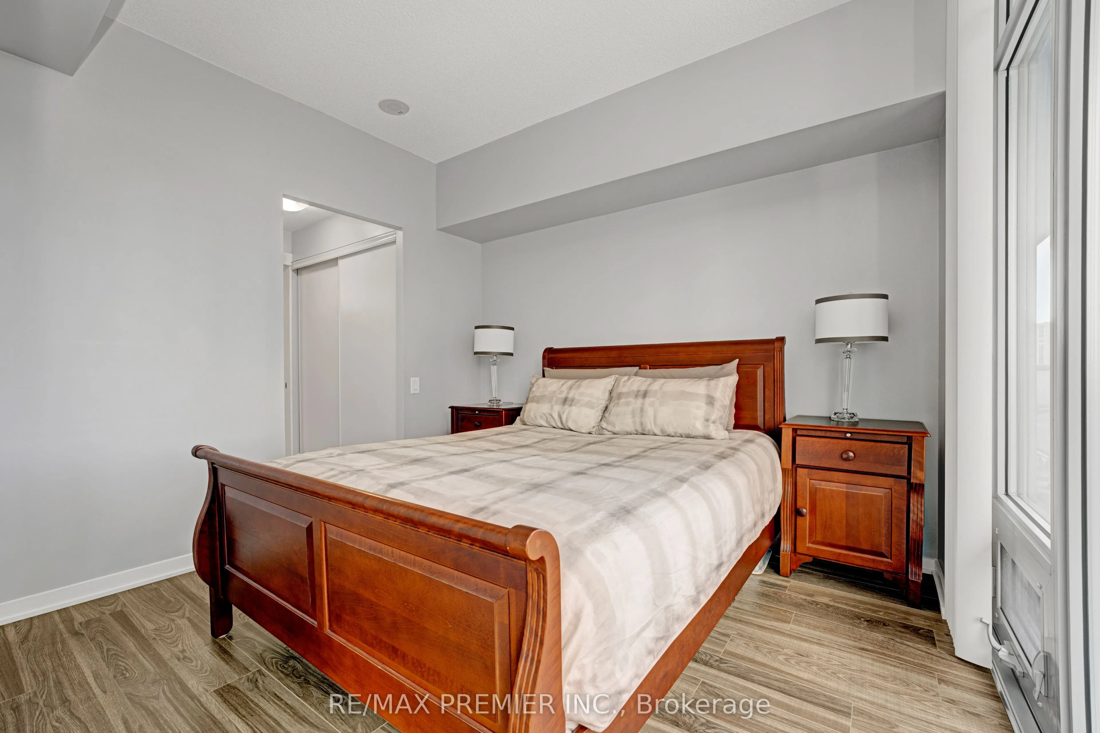 105 The Queensway, #714