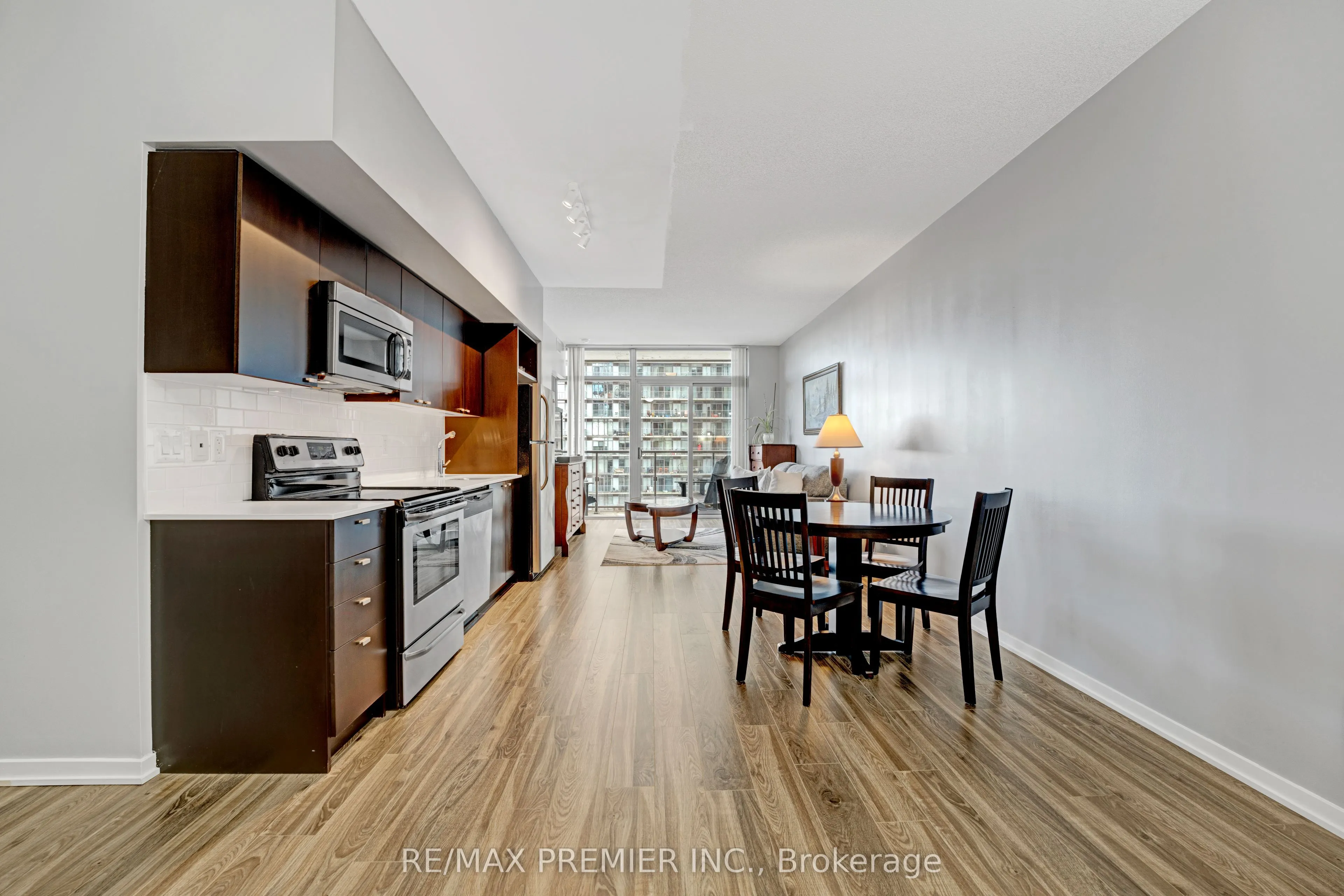 105 The Queensway, #714