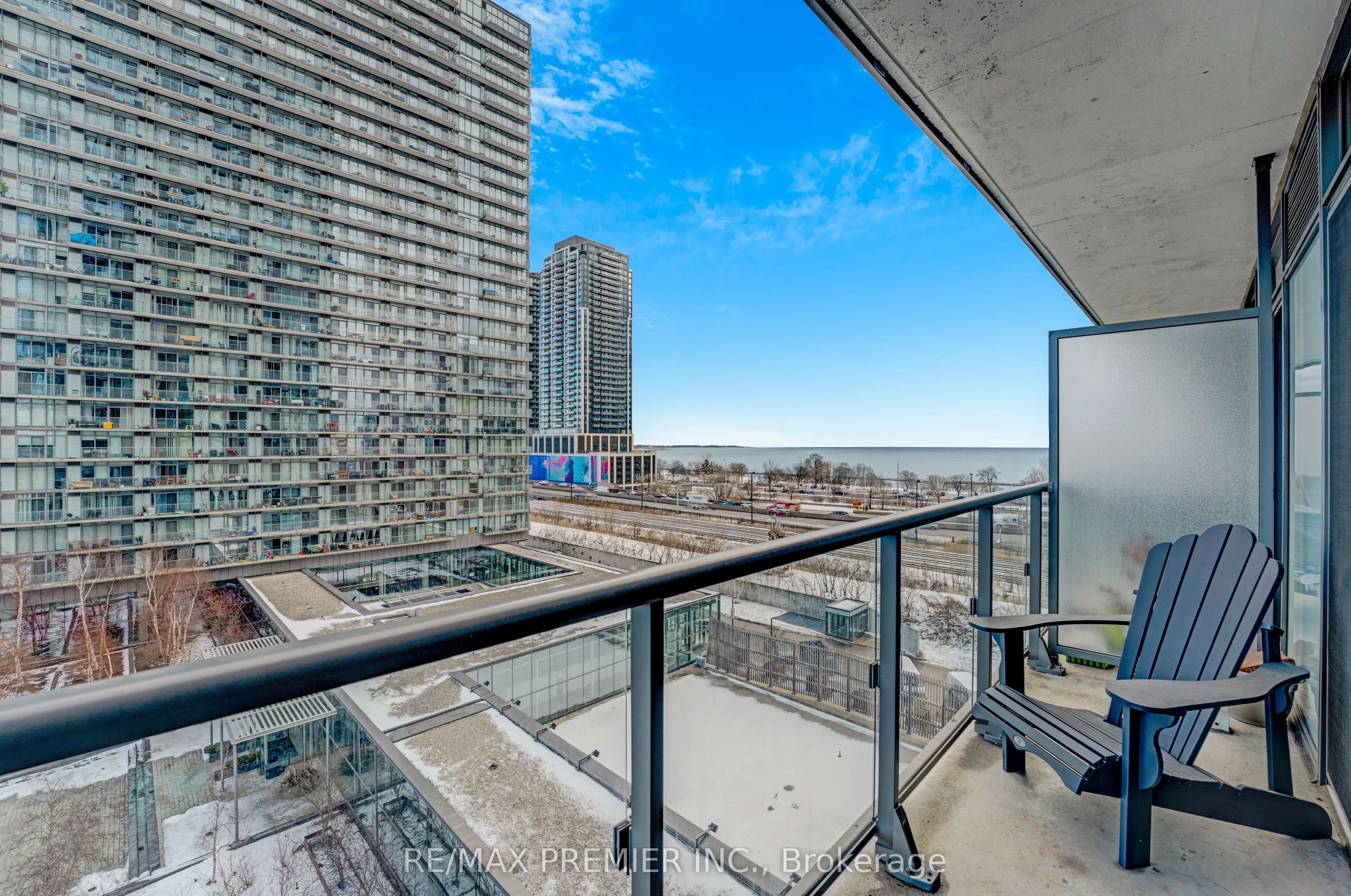 105 The Queensway, #714