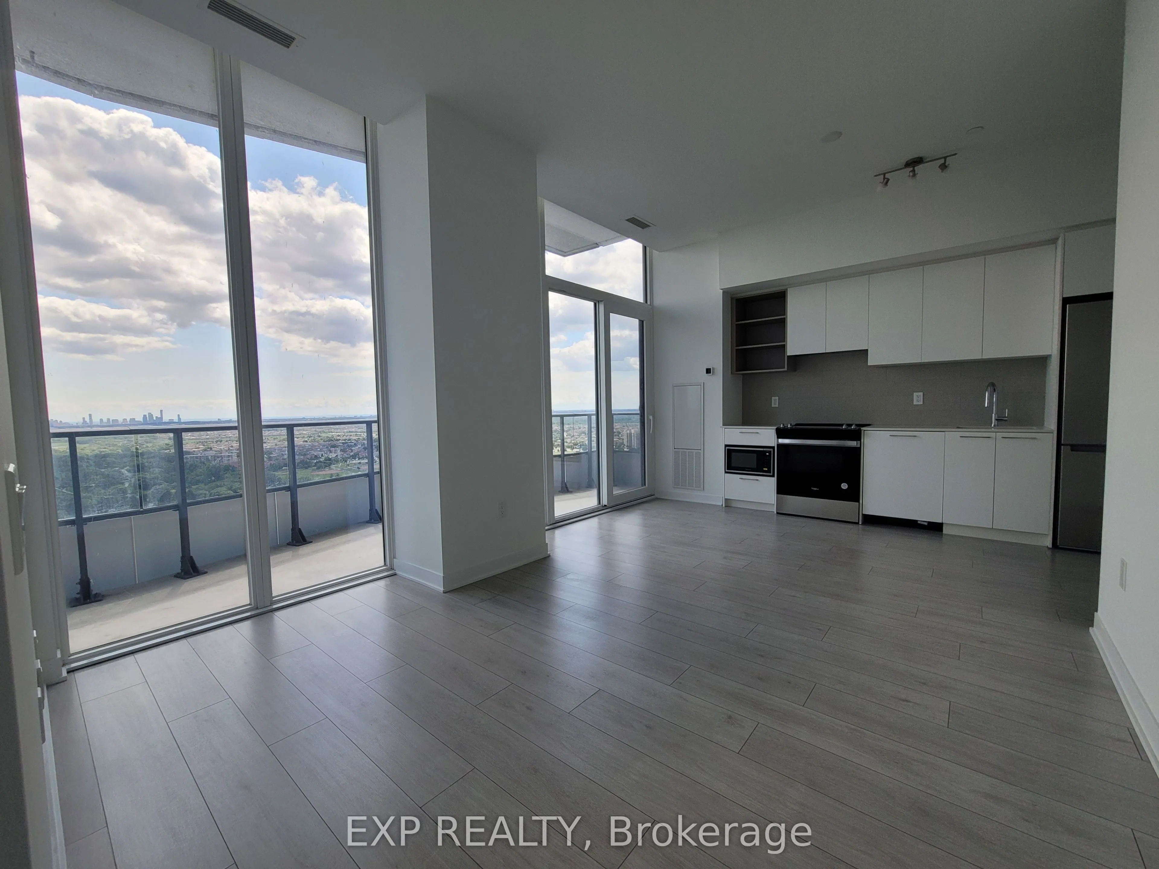 260 Malta Avenue, #PH03
