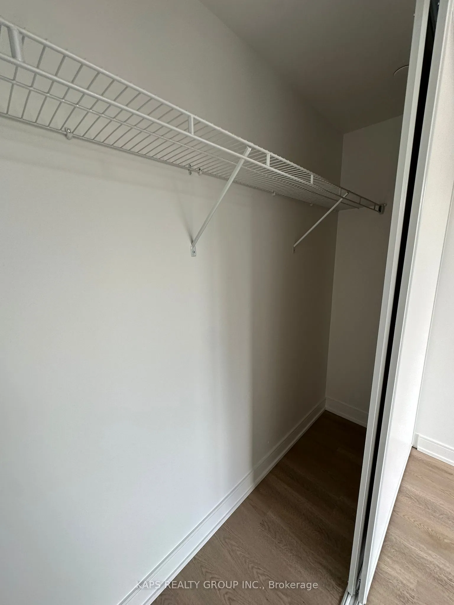 89 Dundas St Street W, #213