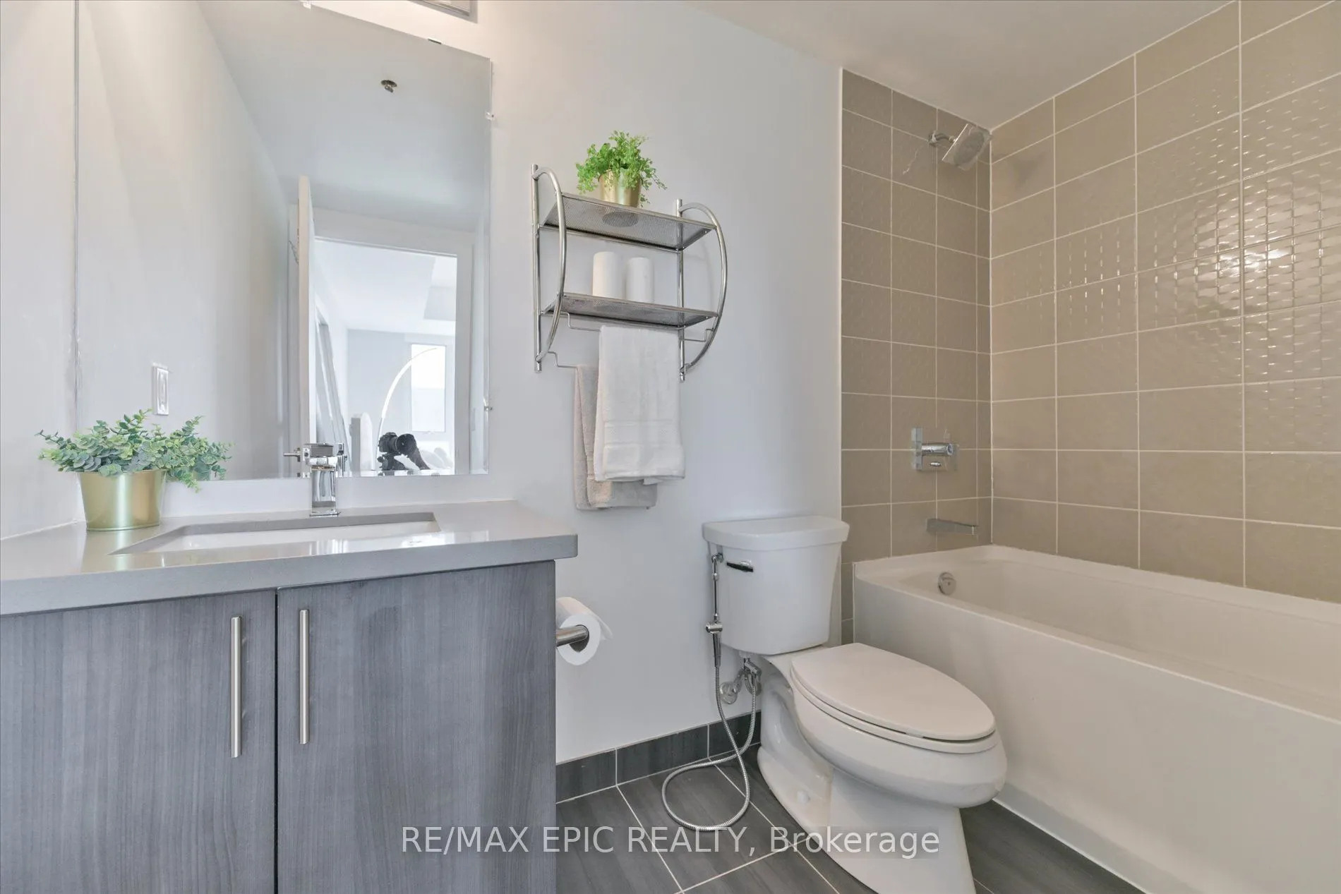 16 McAdam Avenue, #204