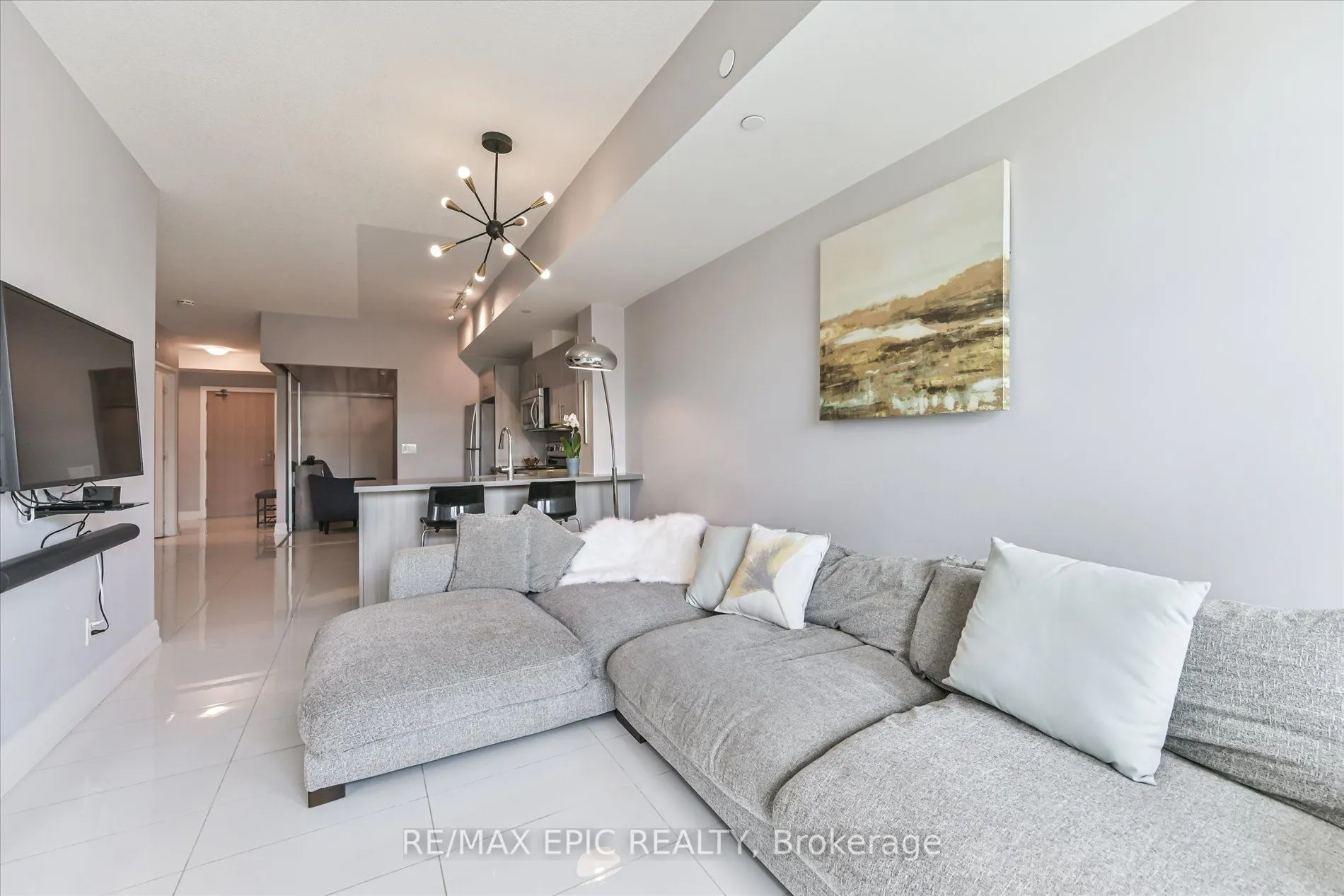 16 McAdam Avenue, #204