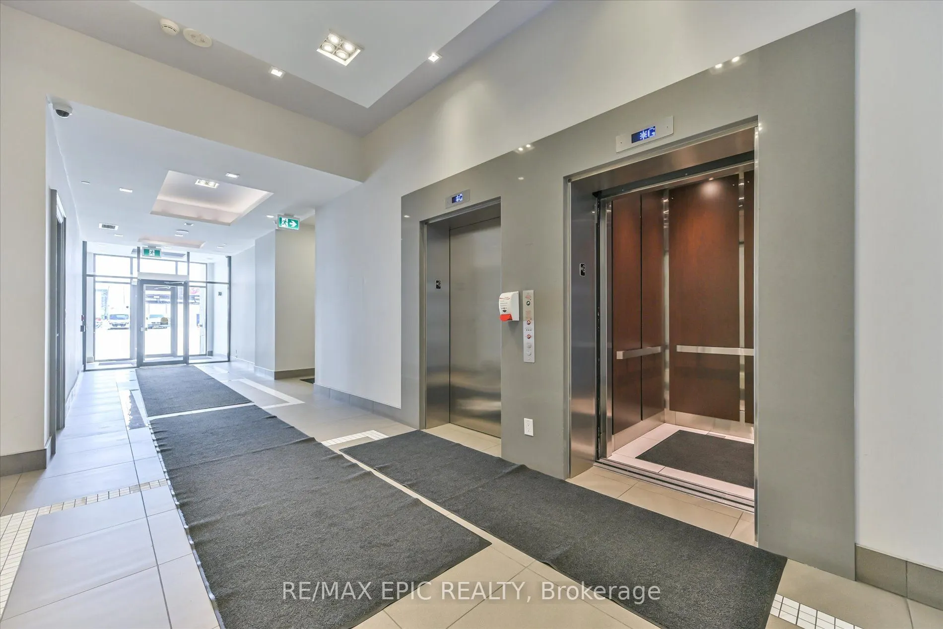16 McAdam Avenue, #204