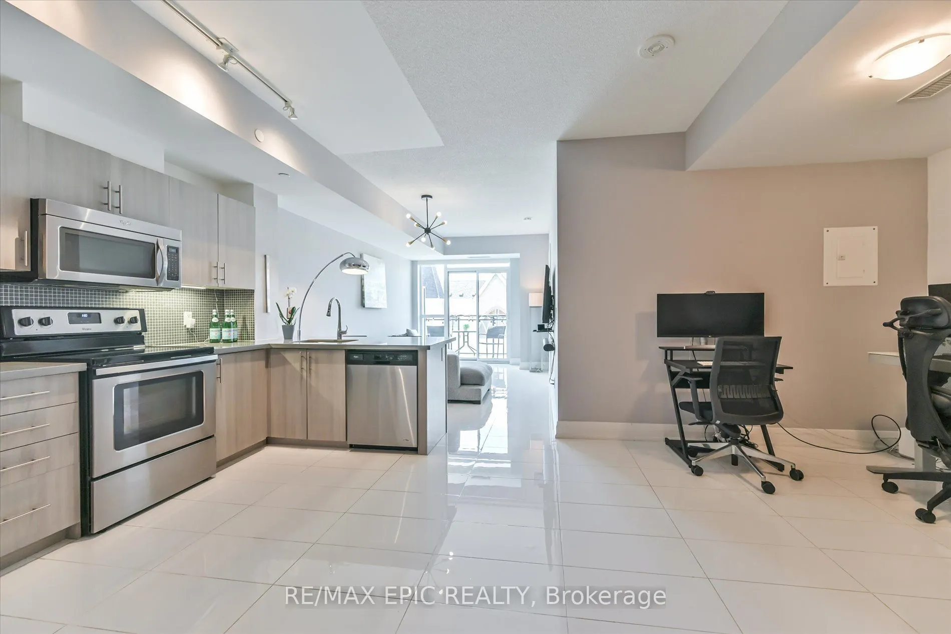 16 McAdam Avenue, #204