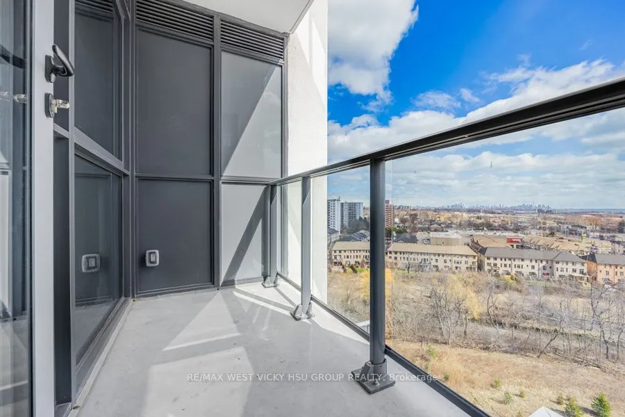 1063 Douglas McCurdy Comm Circle, #1004