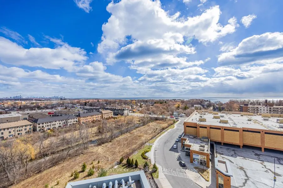 1063 Douglas McCurdy Comm Circle, #1004