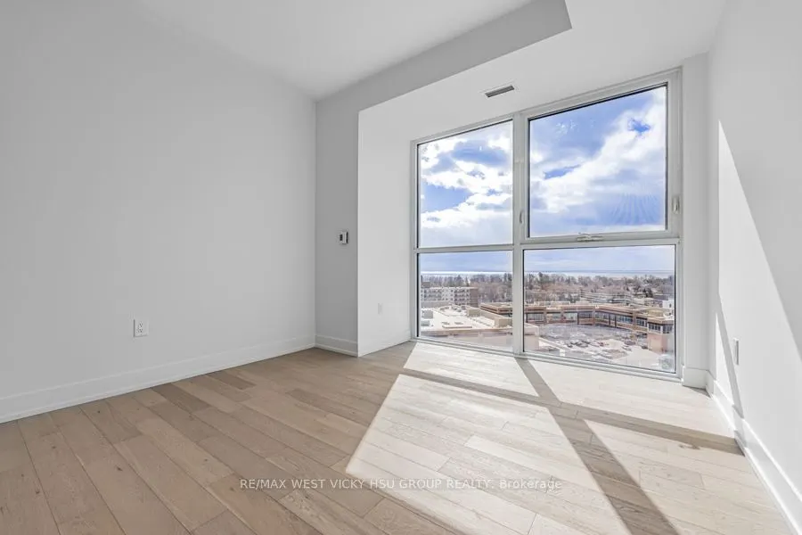 1063 Douglas McCurdy Comm Circle, #1004