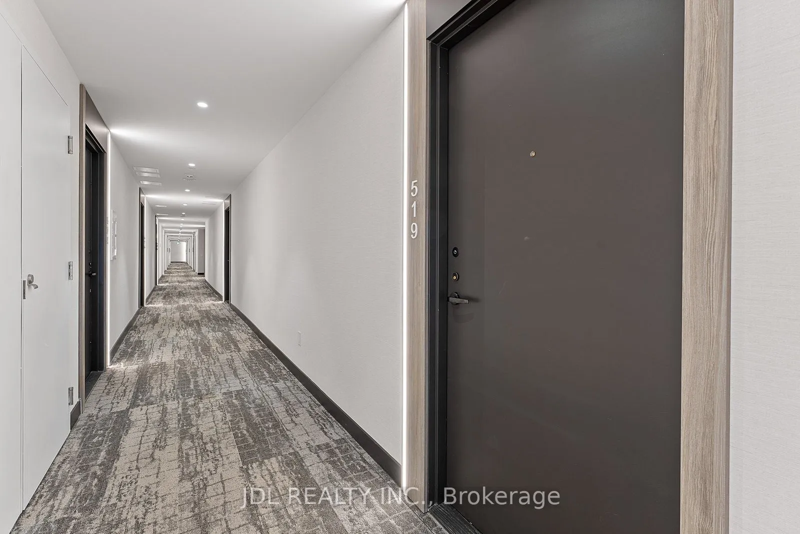 215 Lakeshore Road W, #519