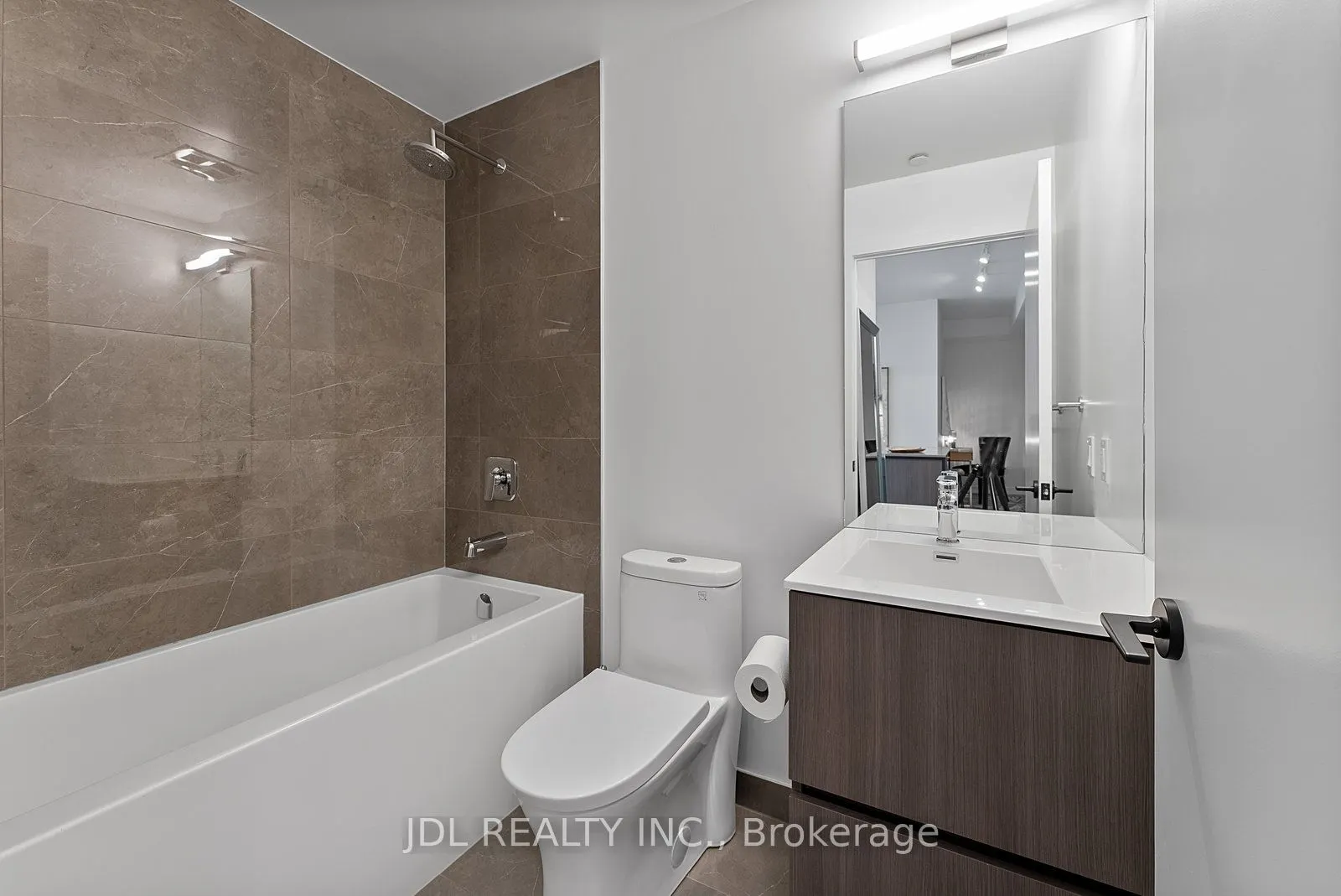 215 Lakeshore Road W, #519