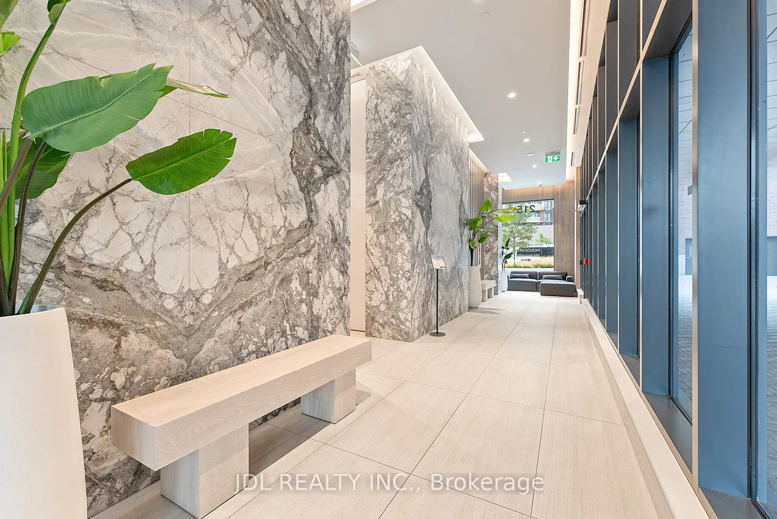 215 Lakeshore Road W, #519