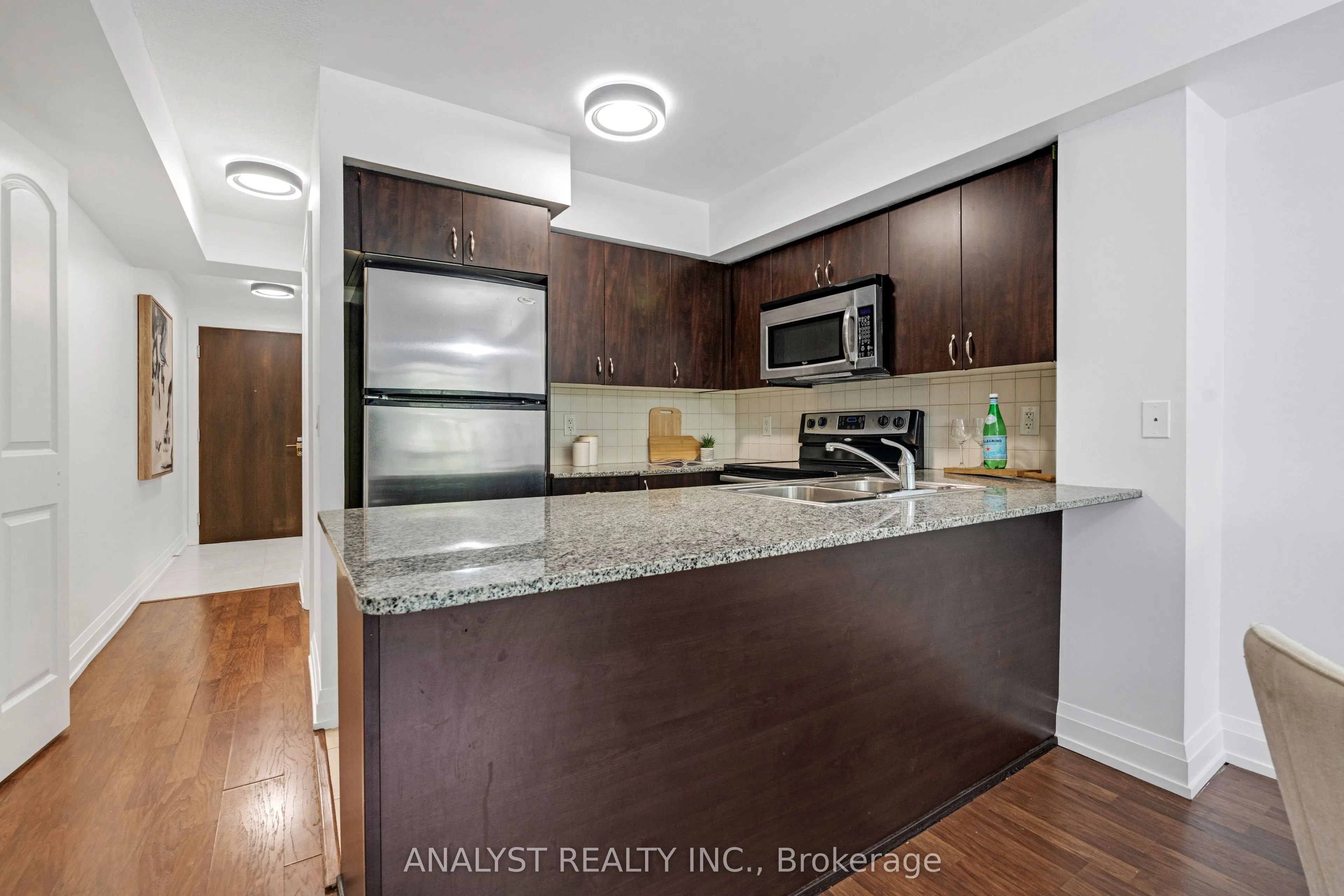 55 De Boers Drive, #203