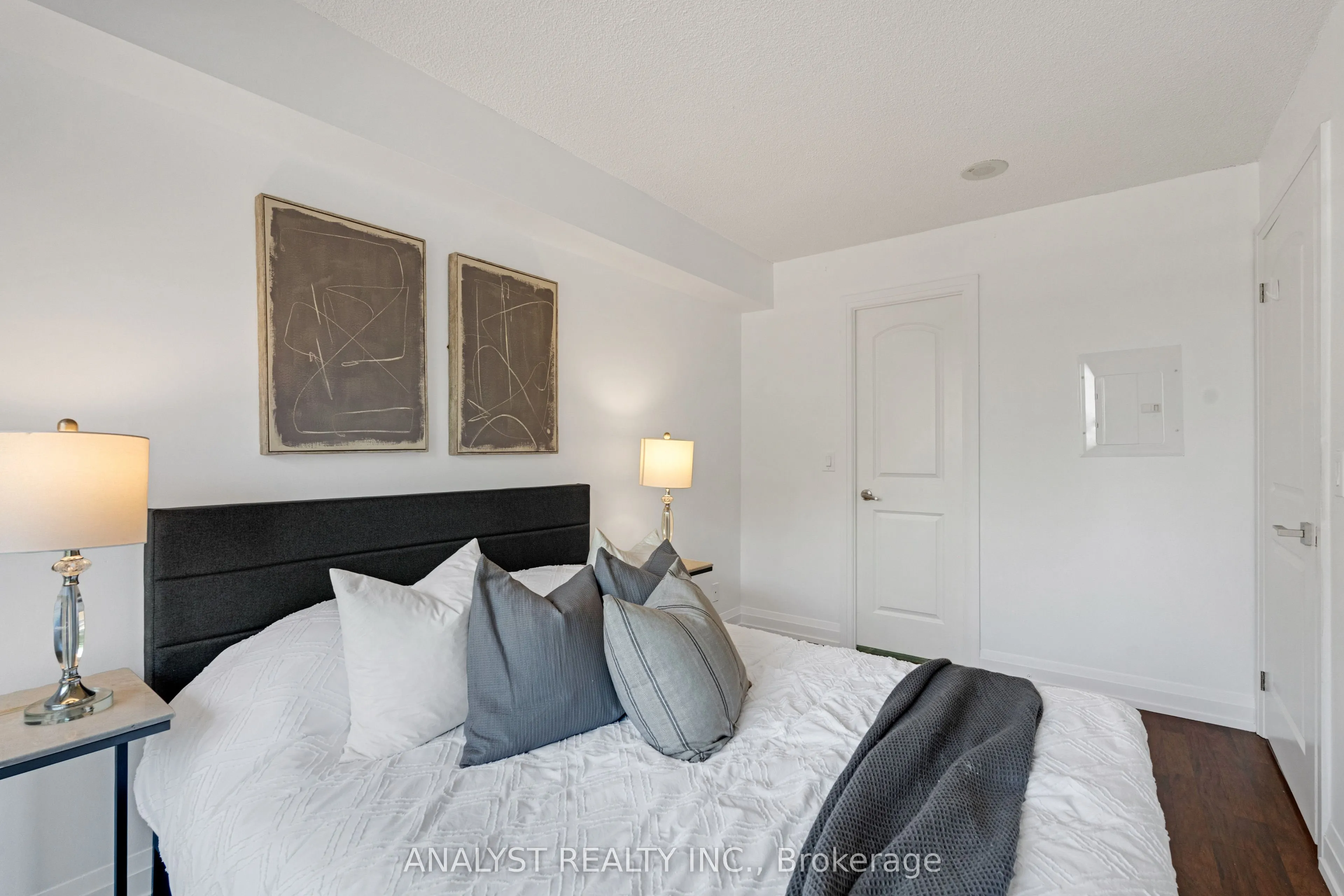 55 De Boers Drive, #203