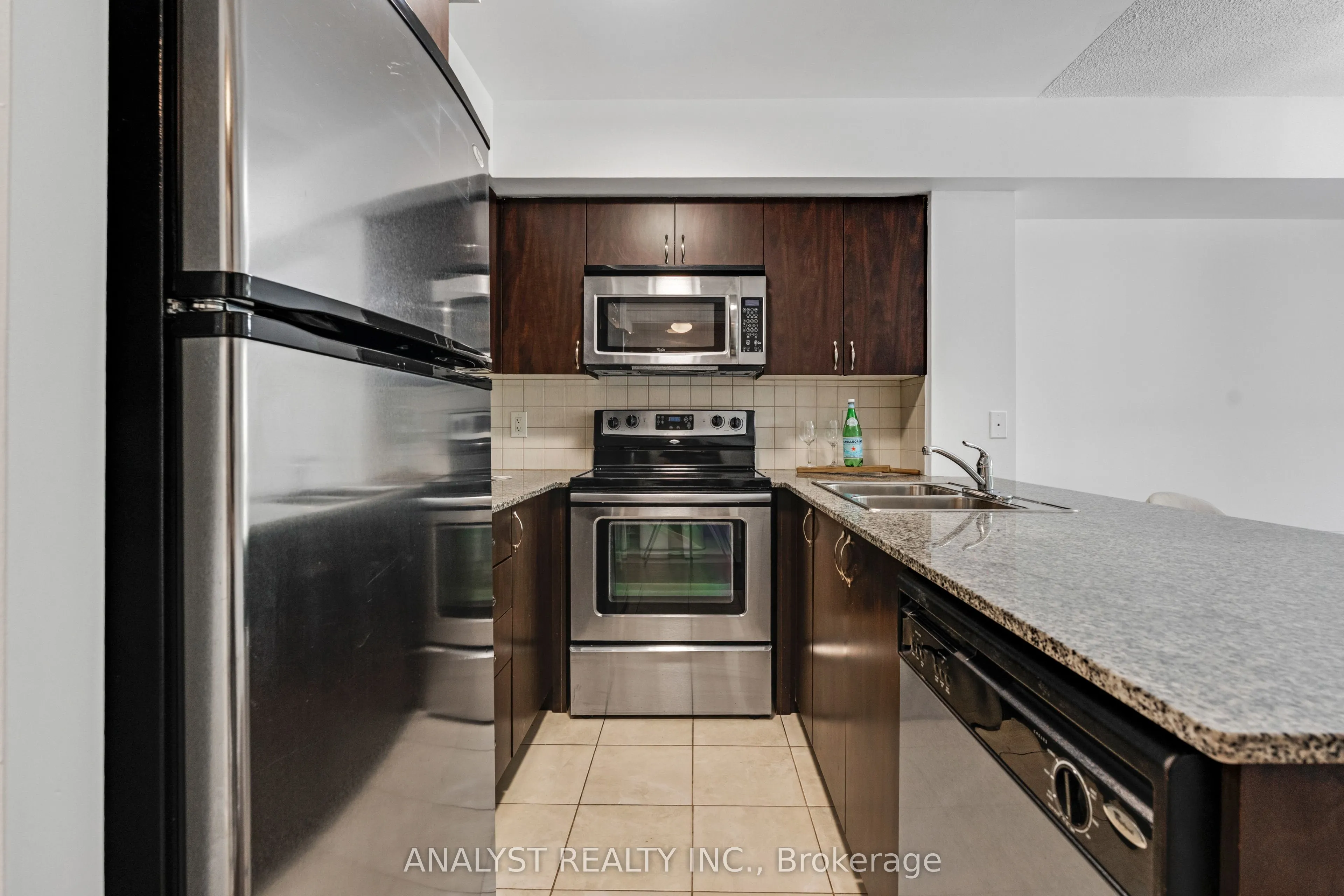 55 De Boers Drive, #203