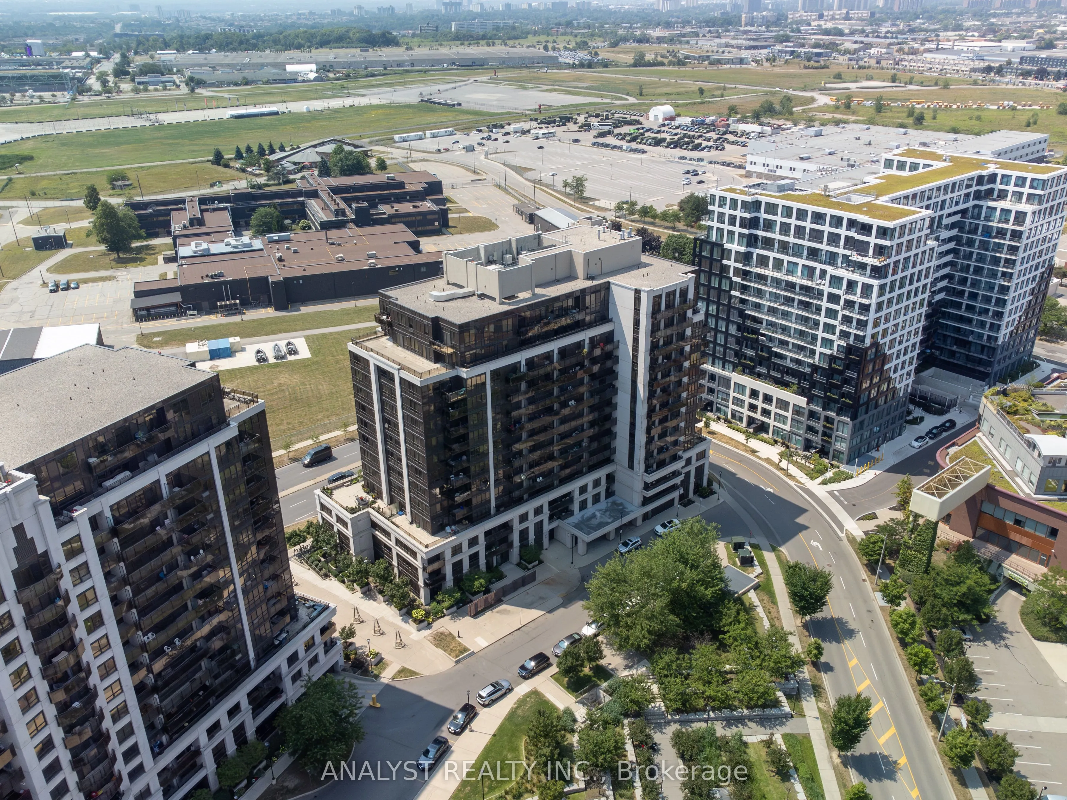 55 De Boers Drive, #203