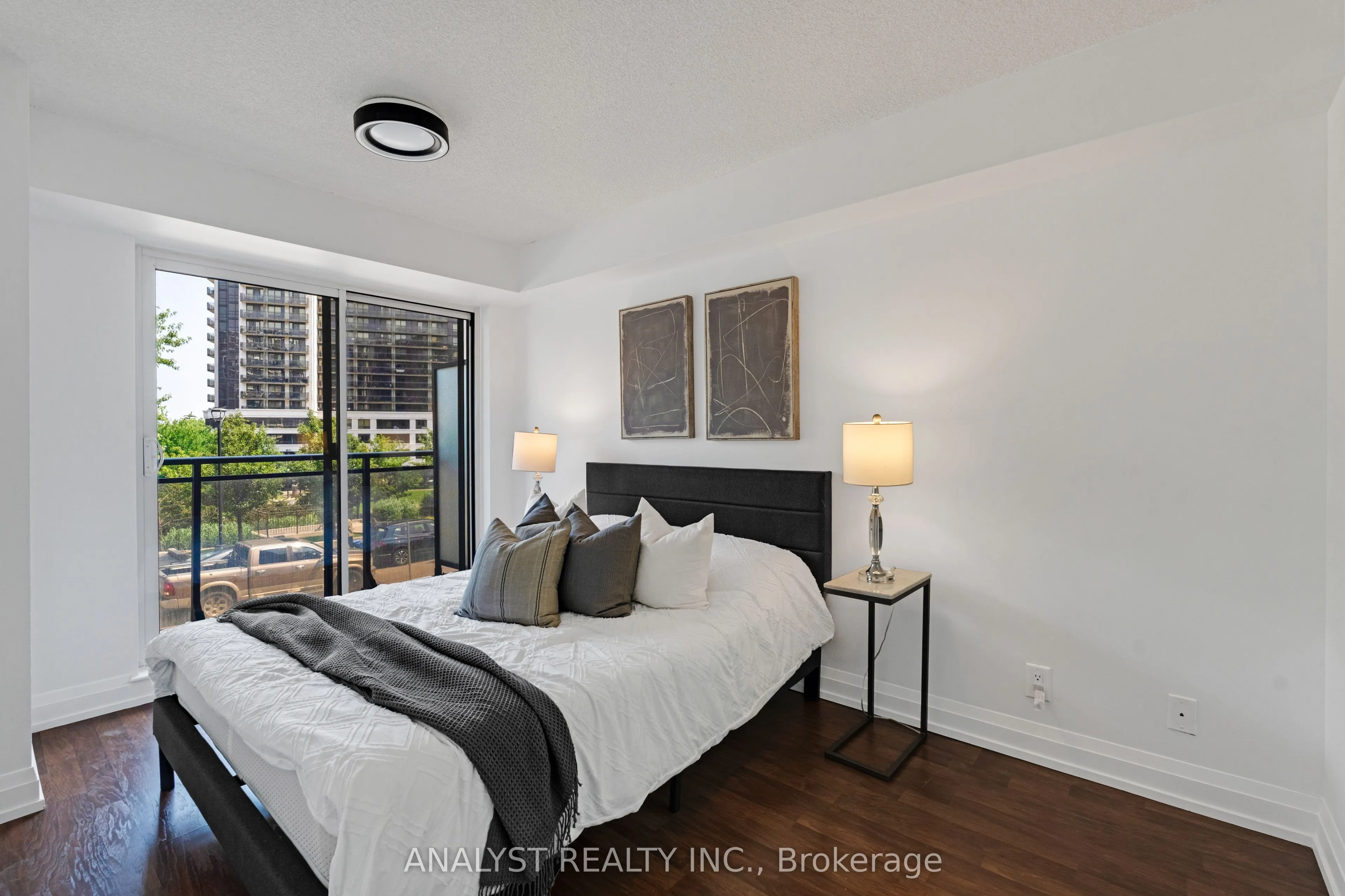 55 De Boers Drive, #203