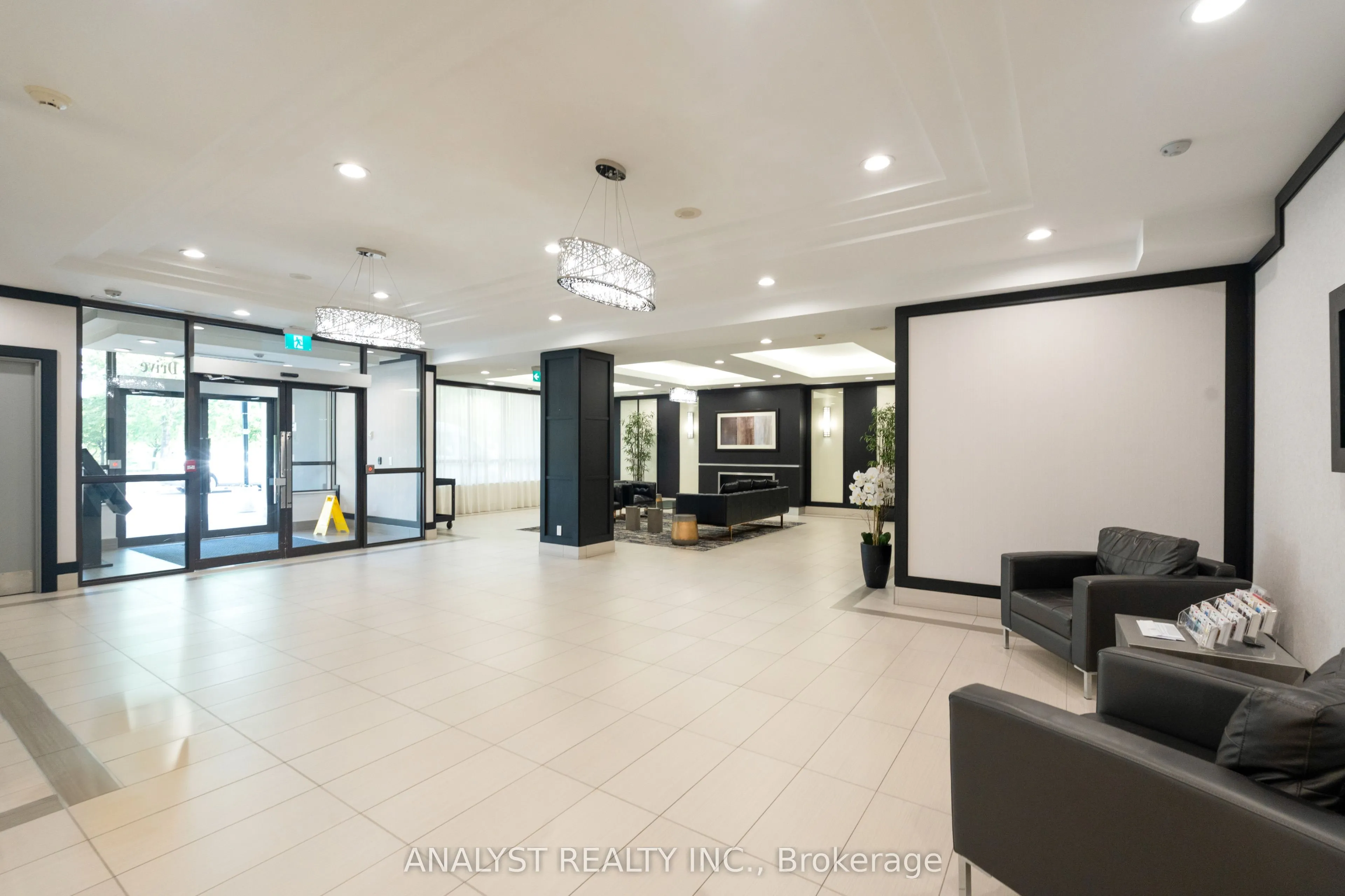 55 De Boers Drive, #203