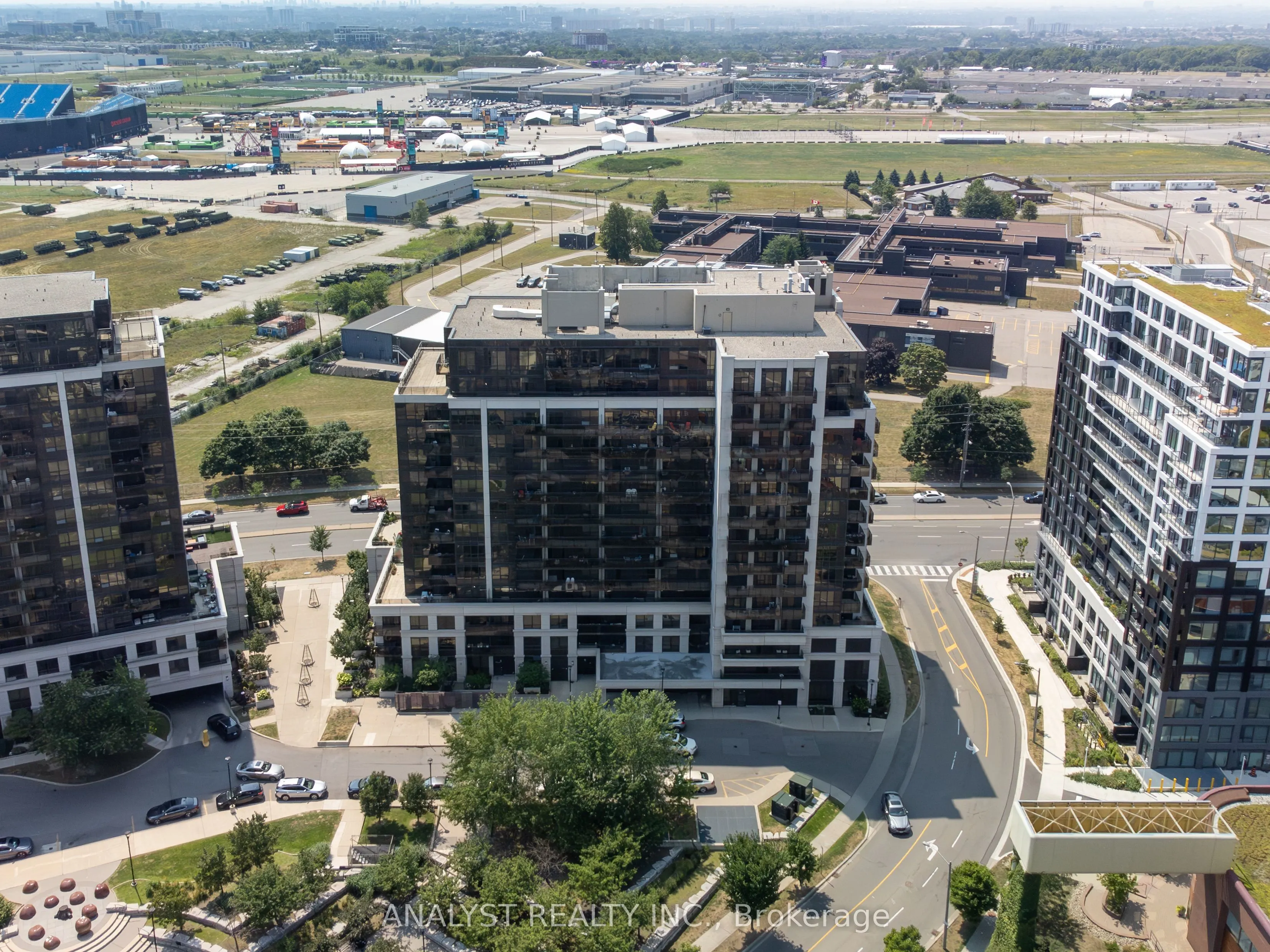 55 De Boers Drive, #203