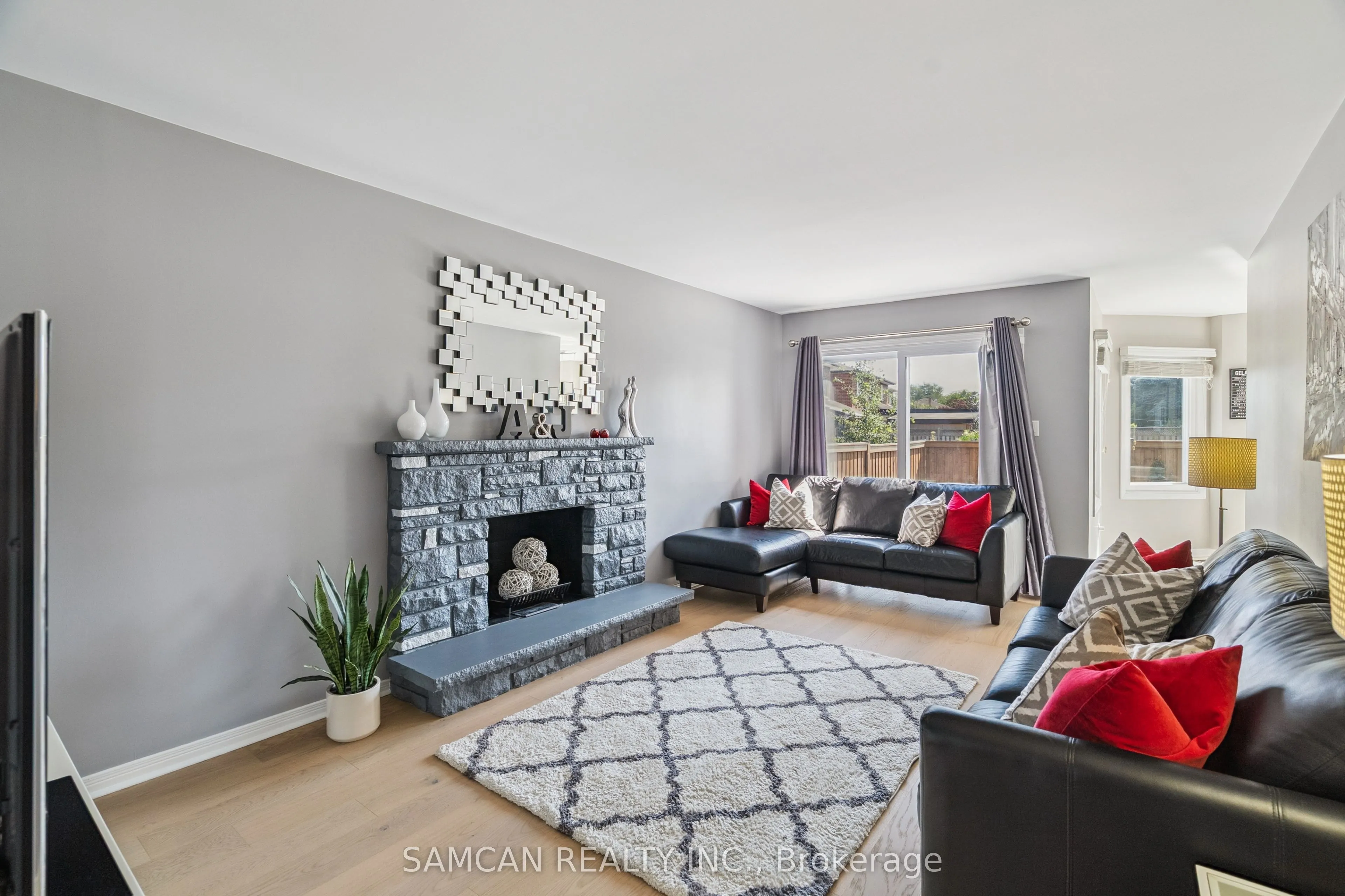 1462 Gibson Drive