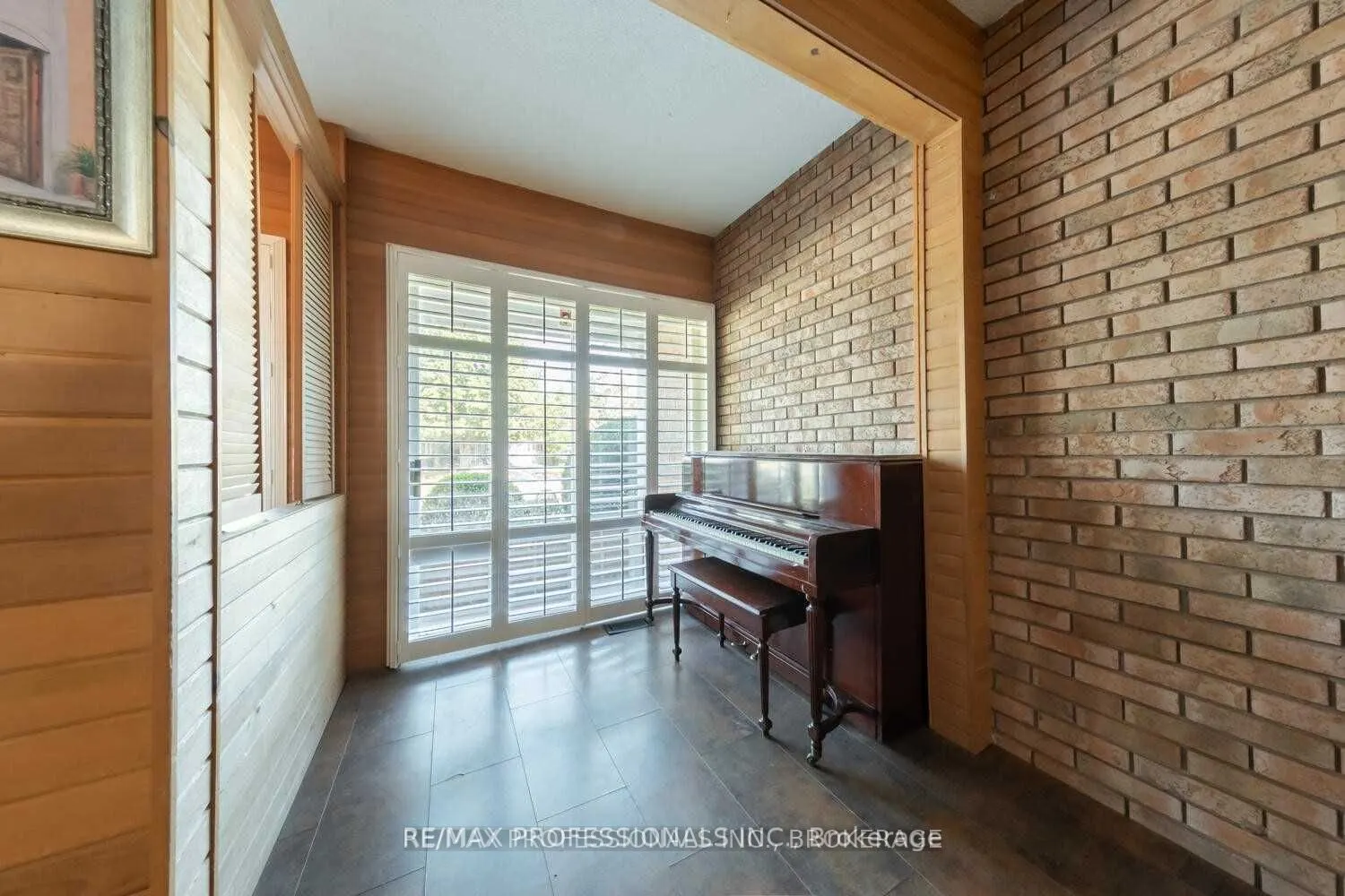4150 Sunflower Drive, #UPPER
