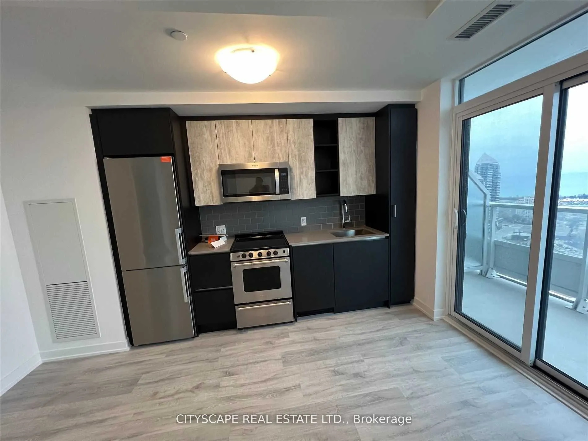 251 Manitoba Street, #2806