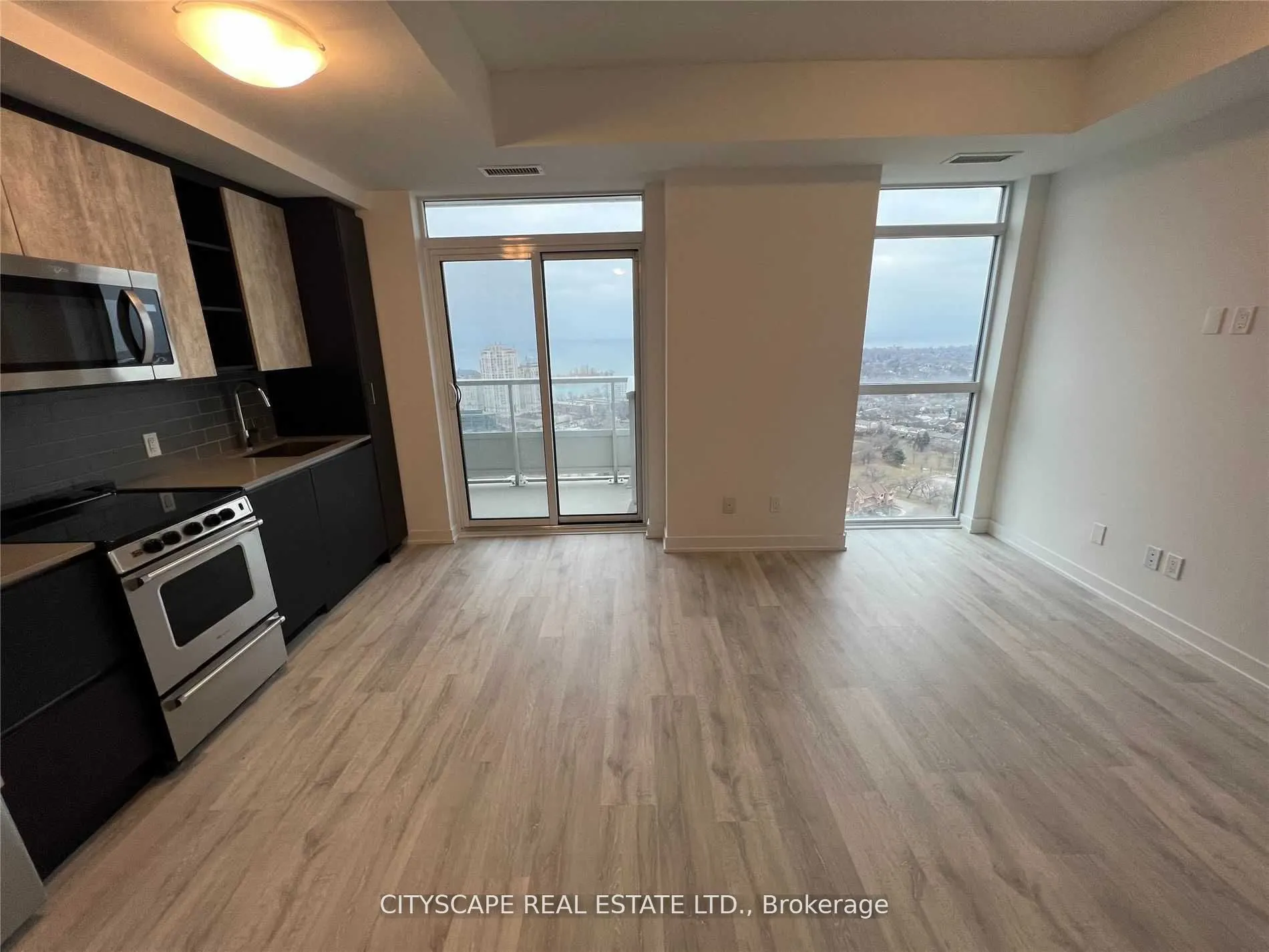 251 Manitoba Street, #2806