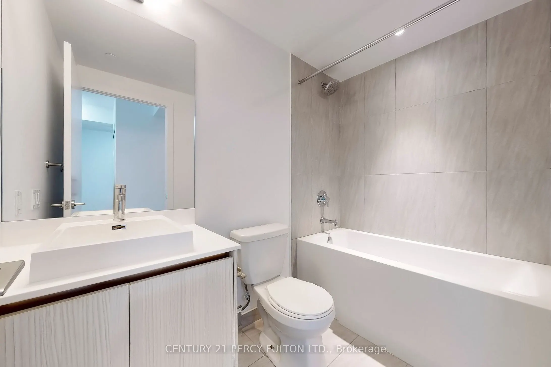 251 Manitoba Street, #313