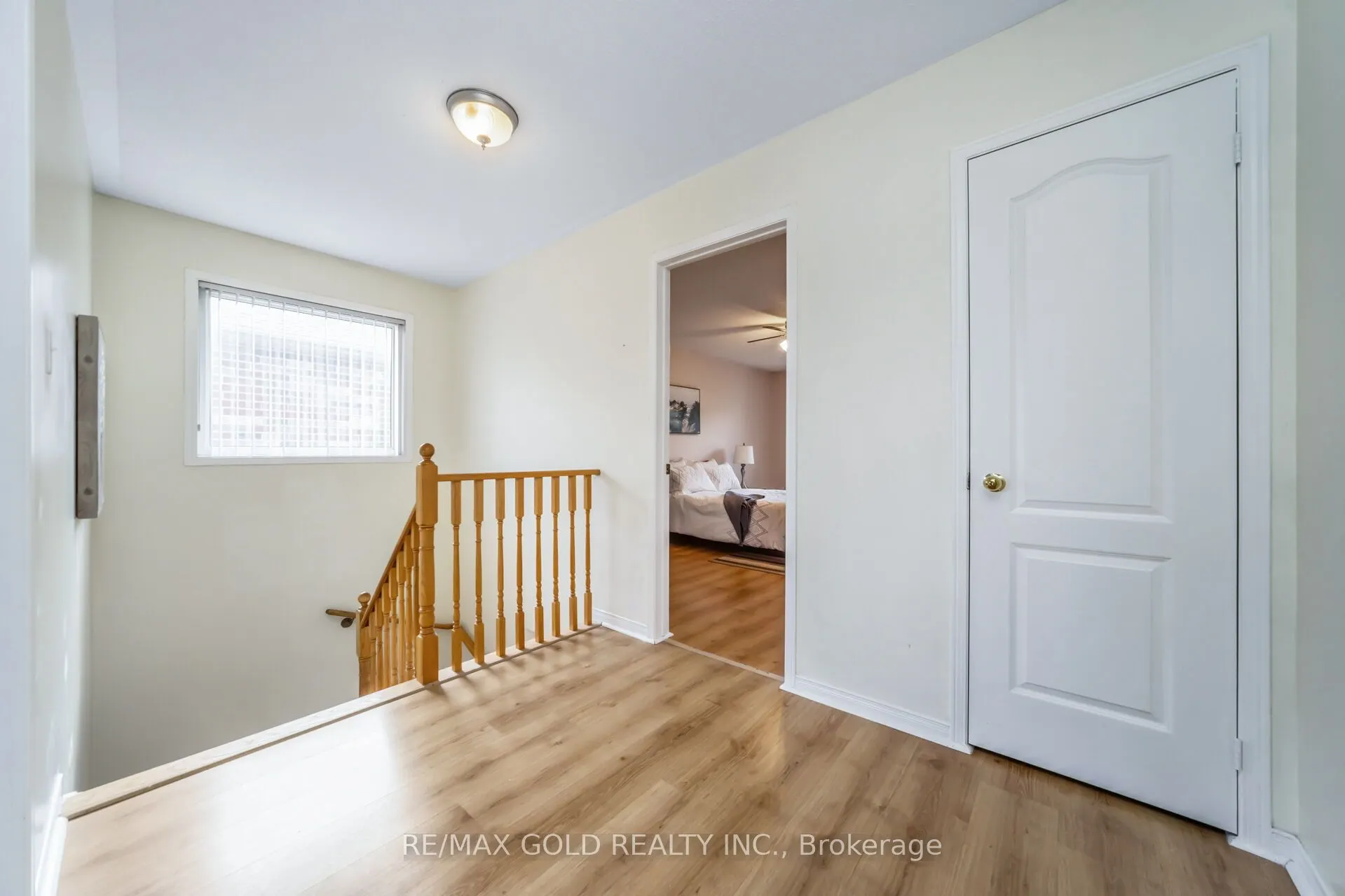 60 Mistdale Crescent