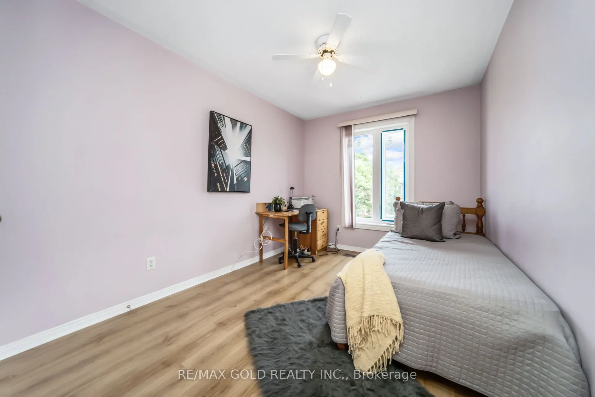 60 Mistdale Crescent