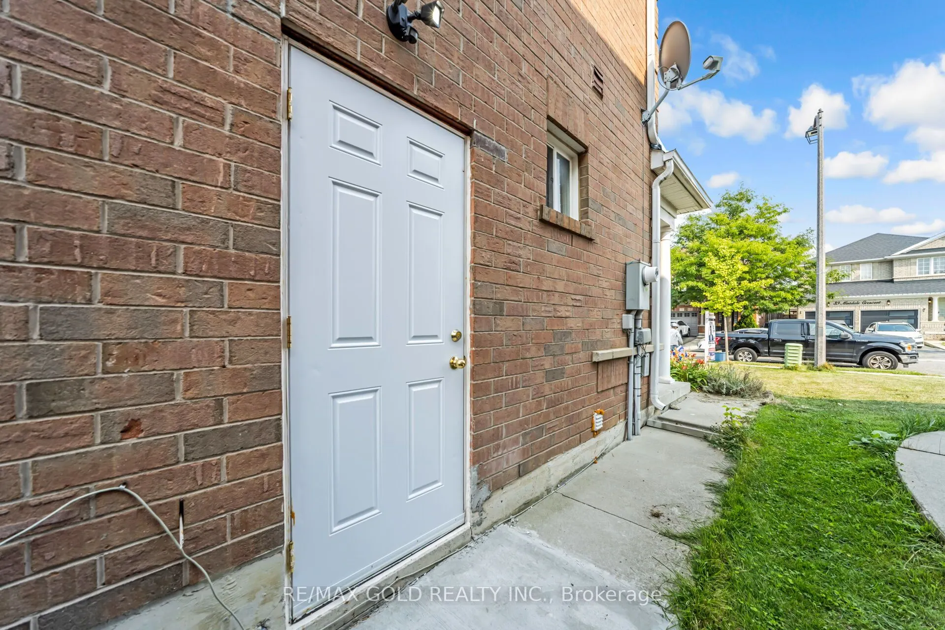 60 Mistdale Crescent