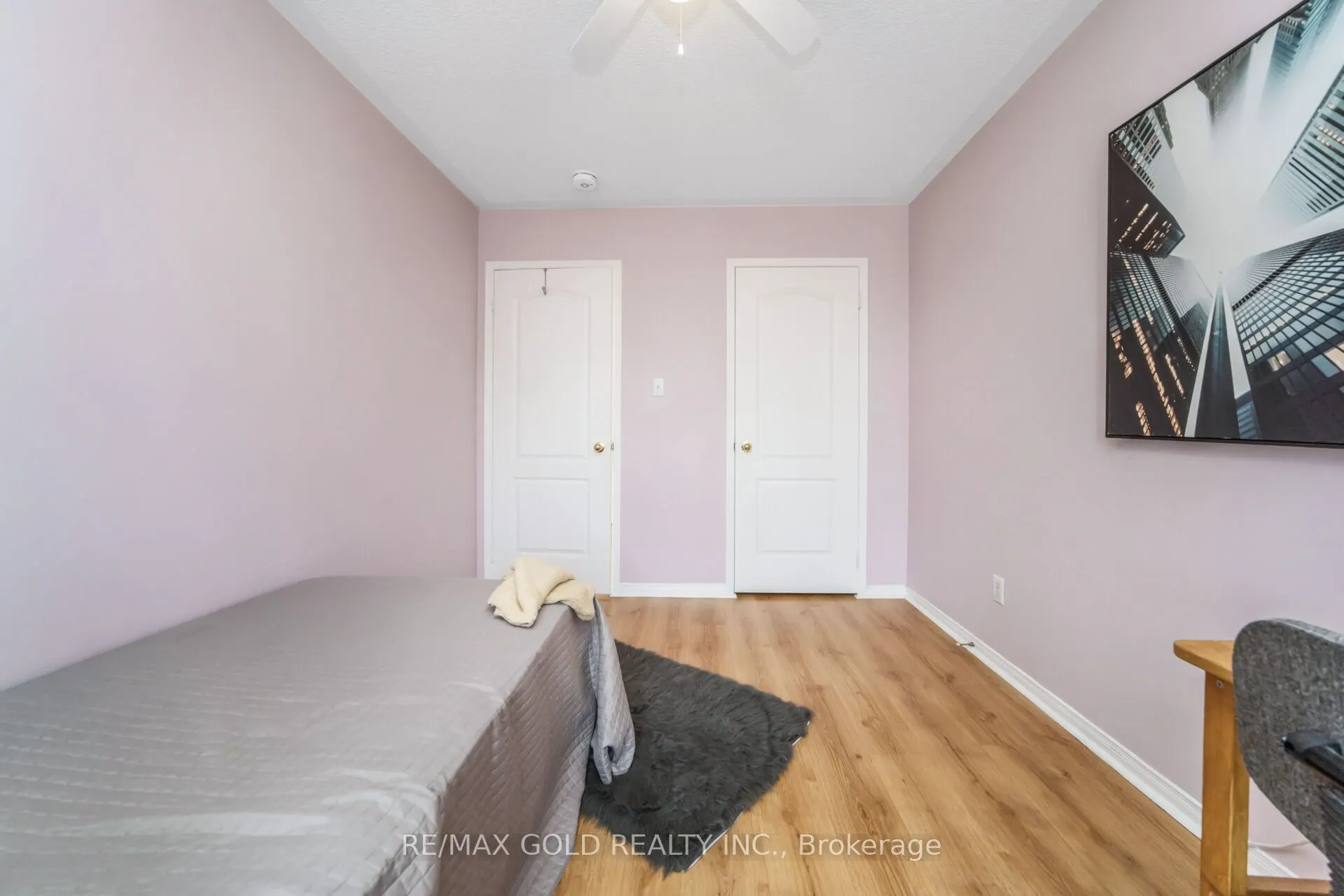 60 Mistdale Crescent