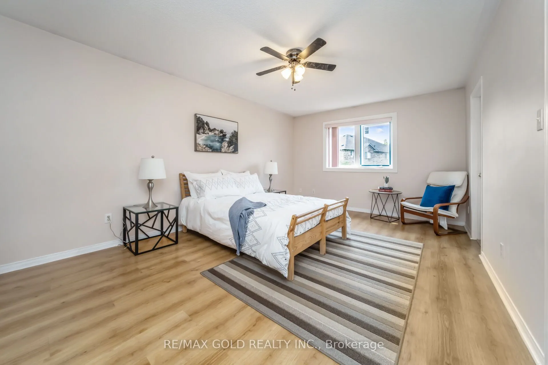 60 Mistdale Crescent