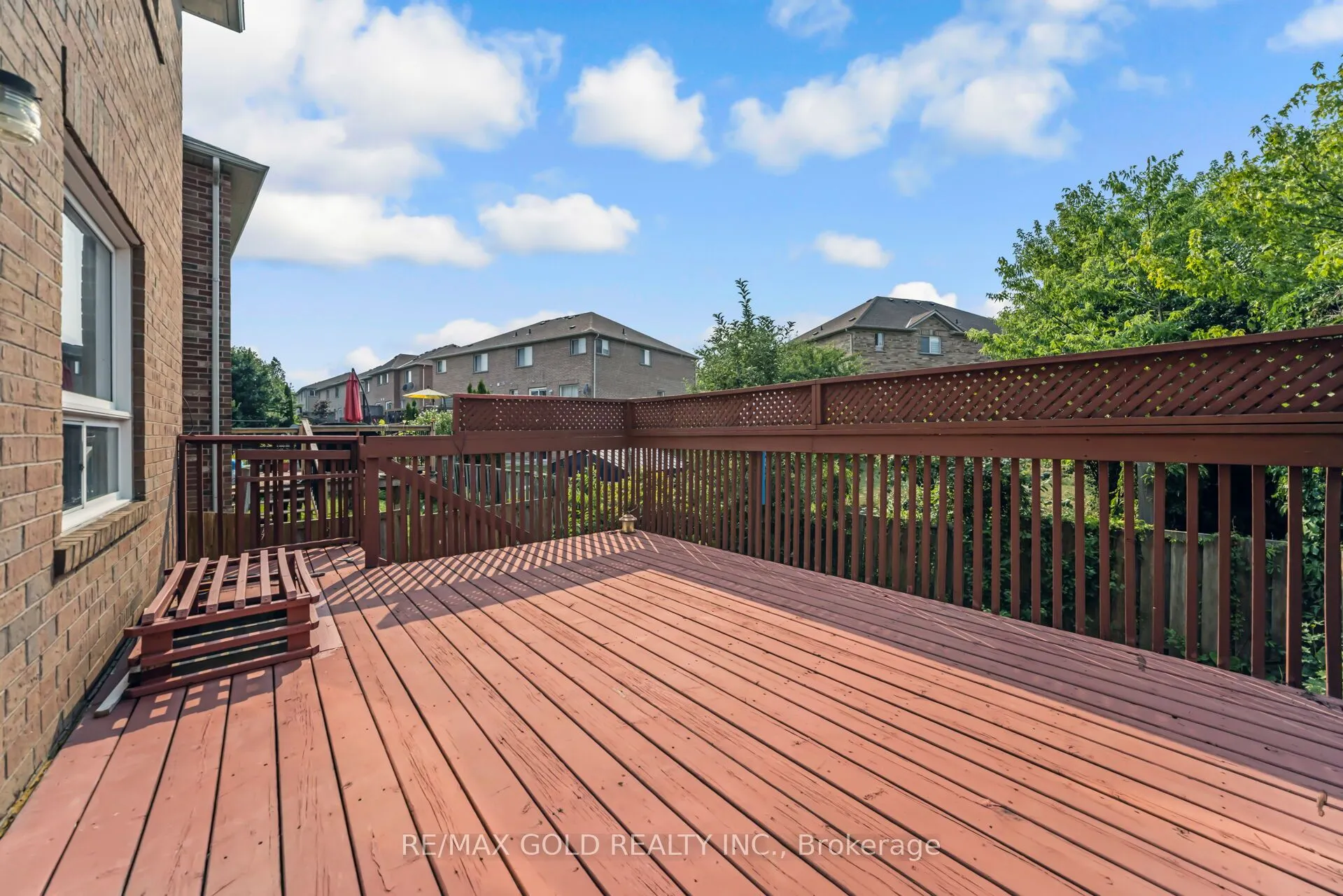60 Mistdale Crescent