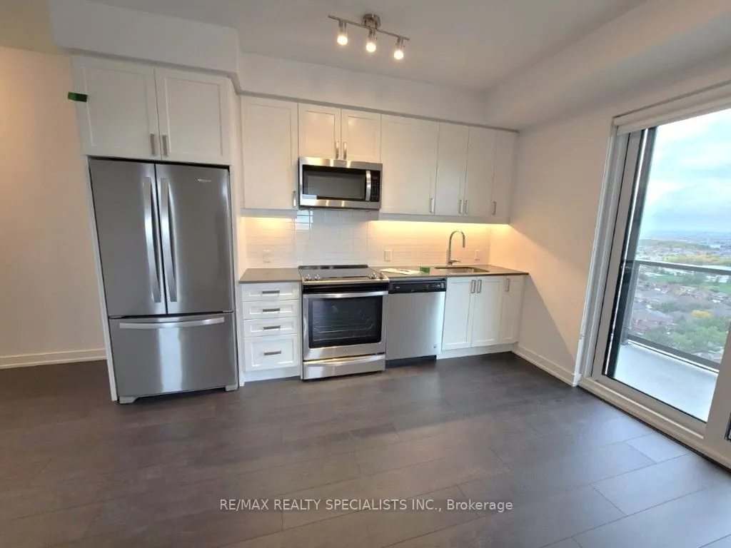 8 Nahani Way, #2421